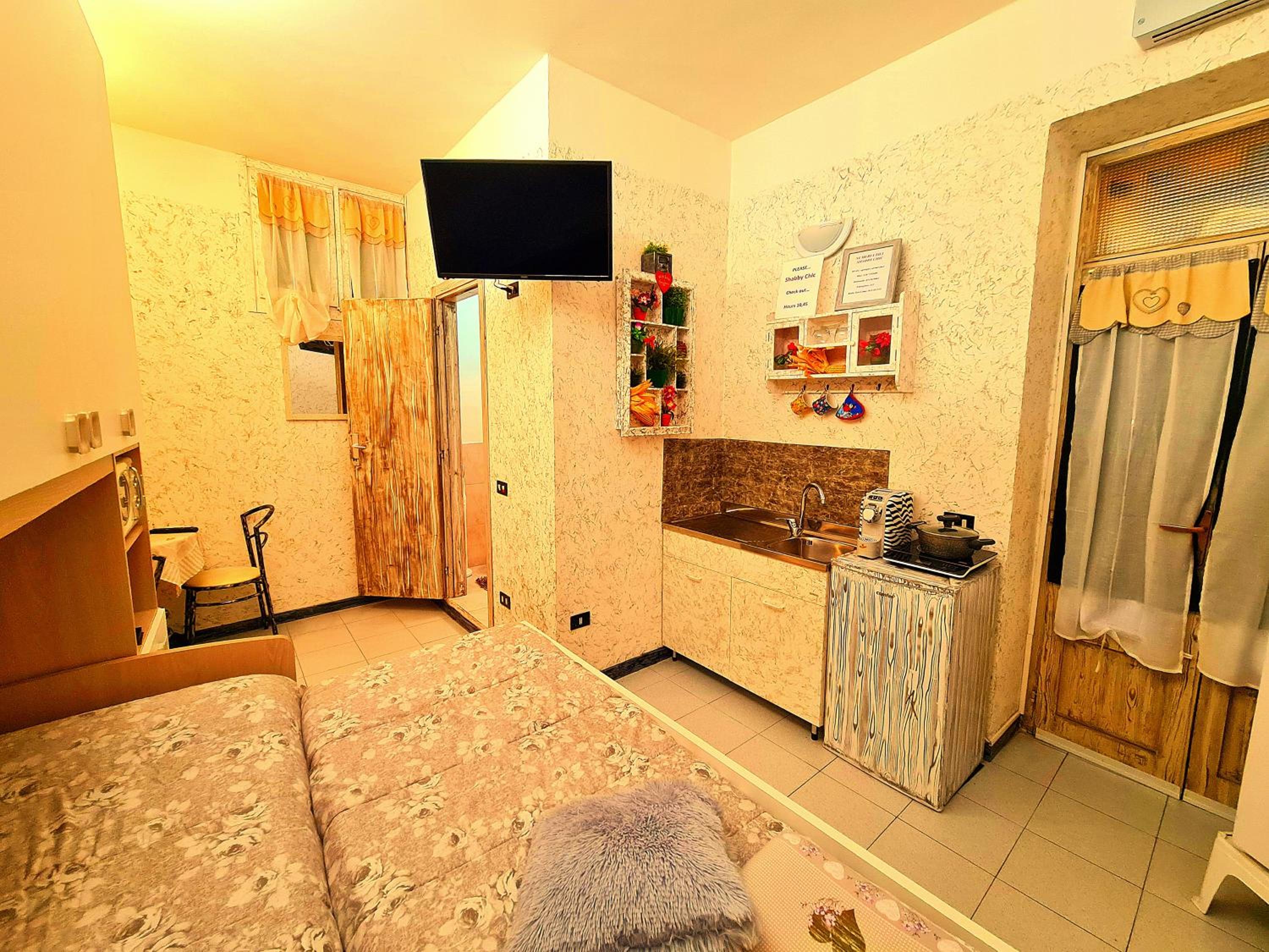 Budget Twin Room - Photo 1