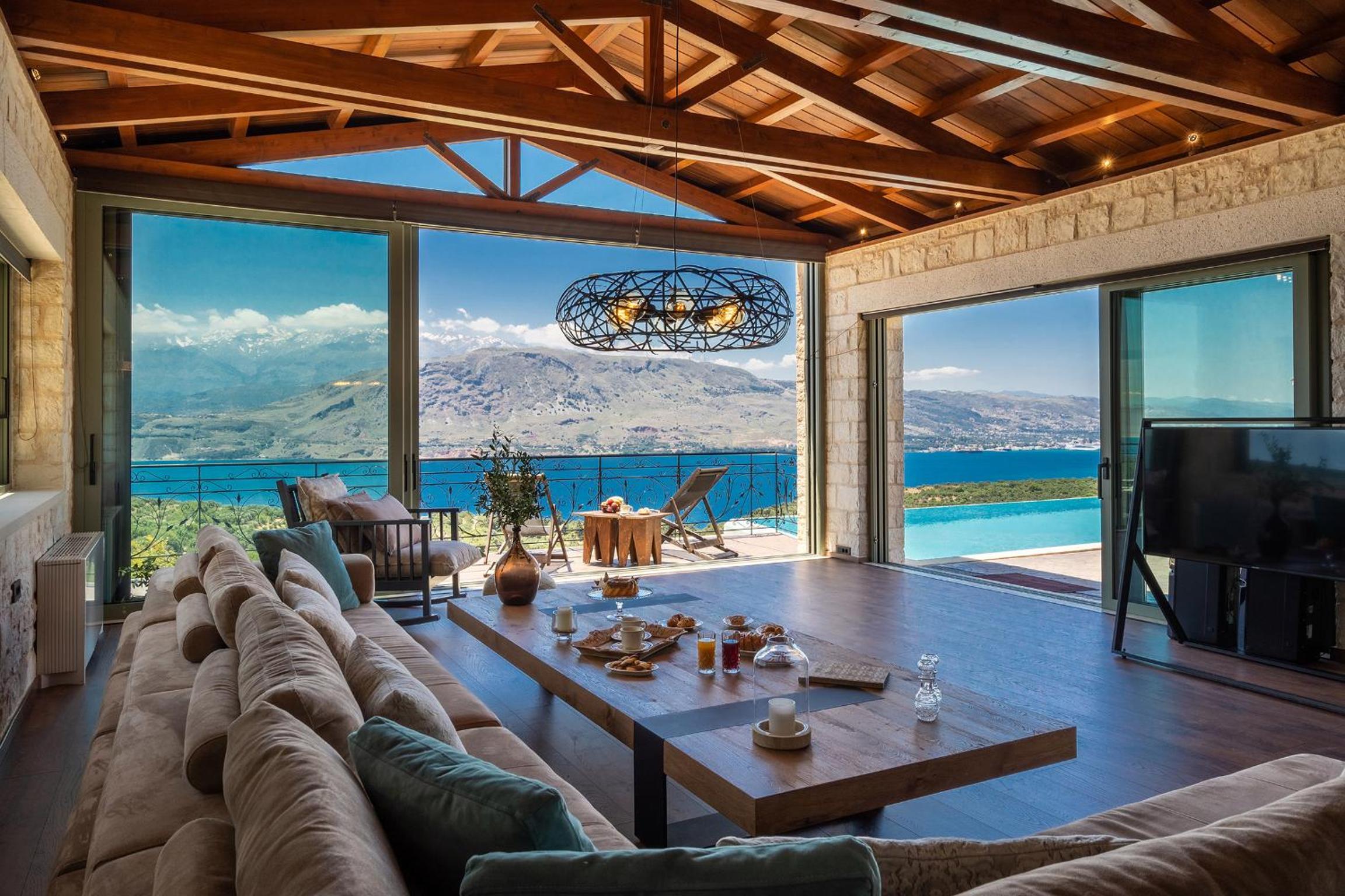 Villa photo 2