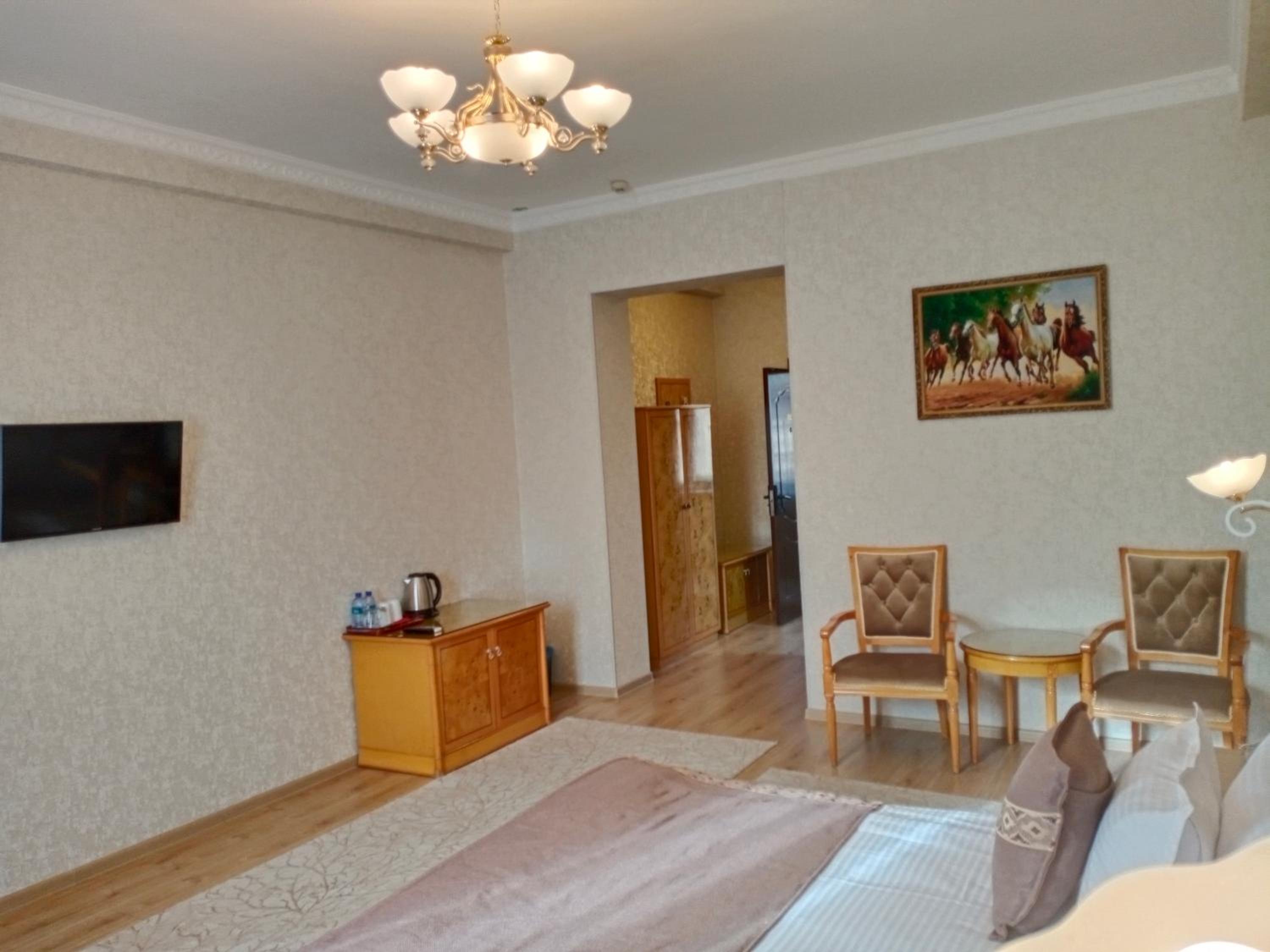 Large Double Room photo 3