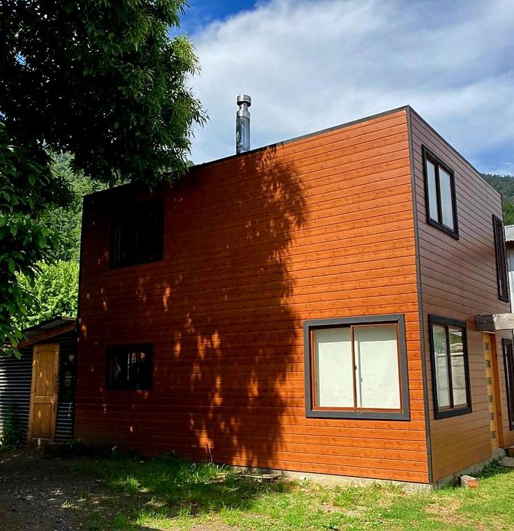 Three-Bedroom House photo 3