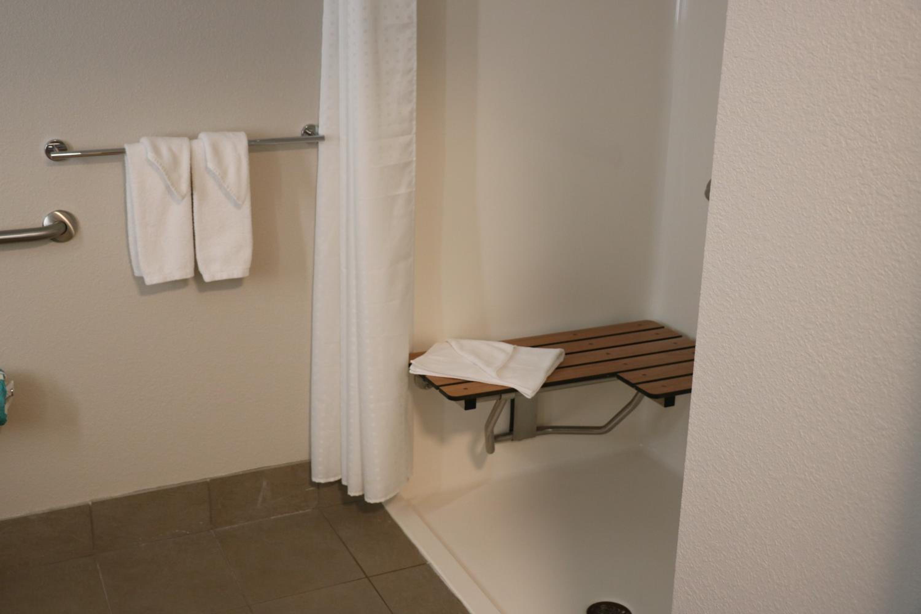 Standard King Room with Mobility Accessible Roll-In Shower - Photo 2