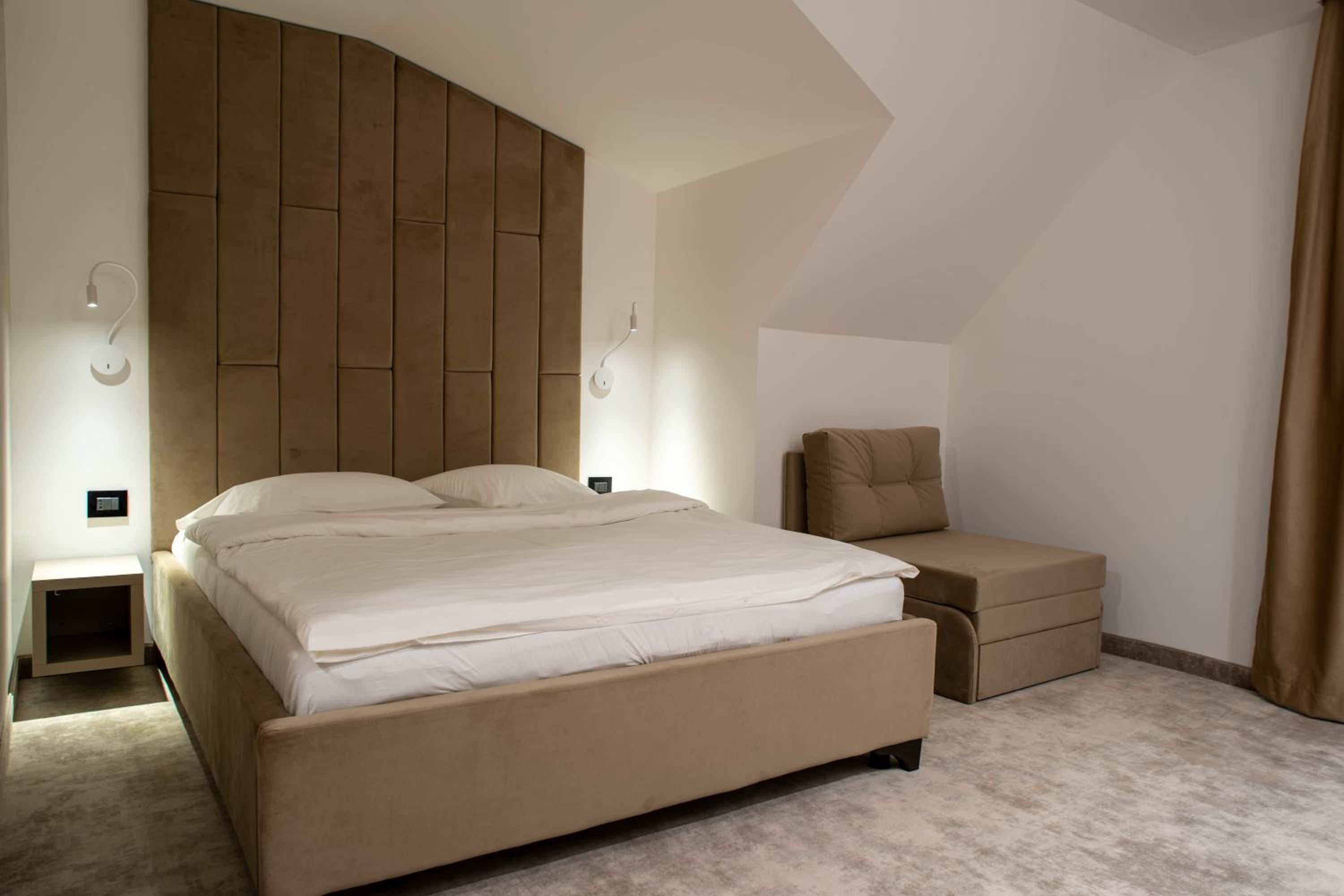 Deluxe Double Room - Photo 2