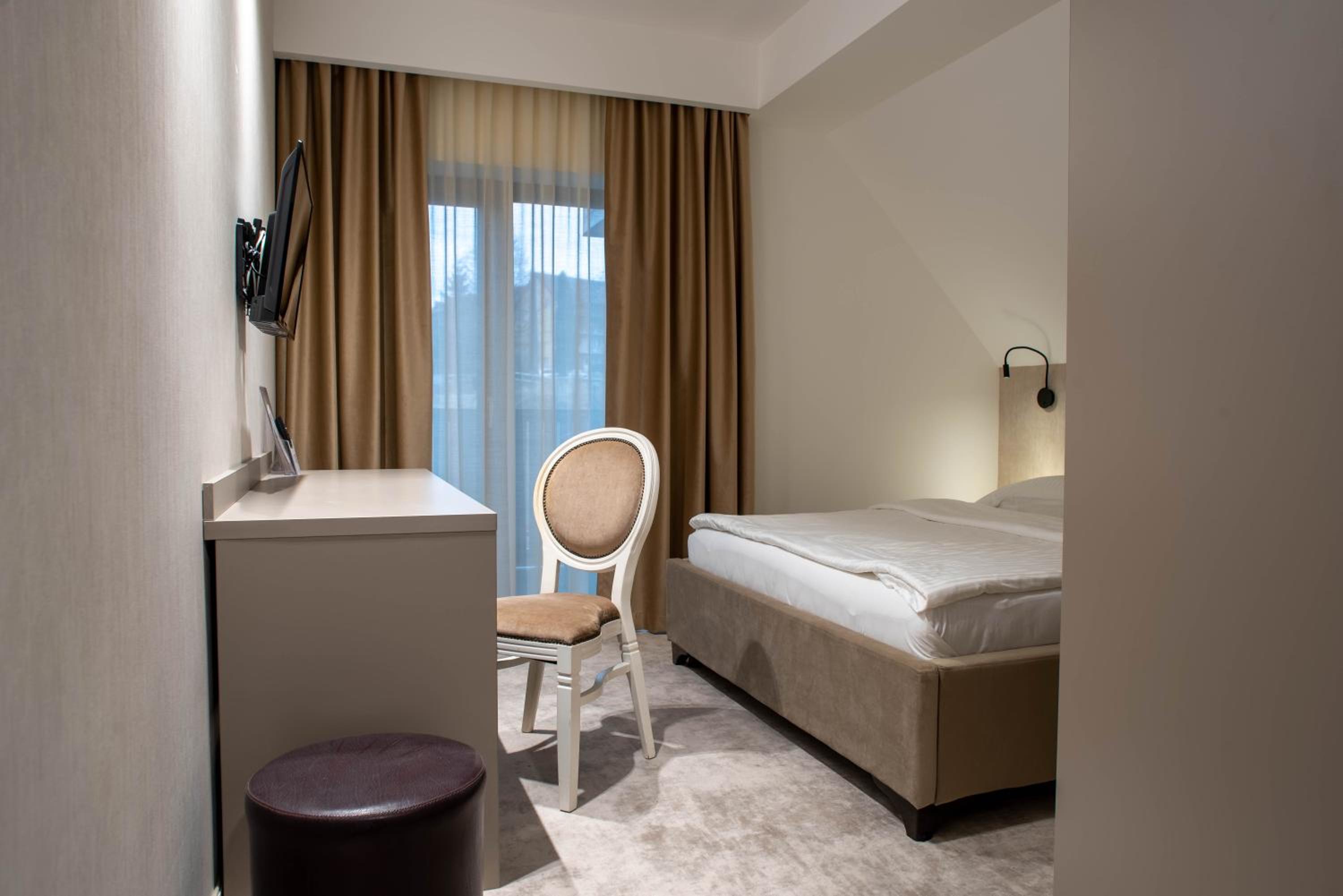 Superior Double or Twin Room - Photo 1