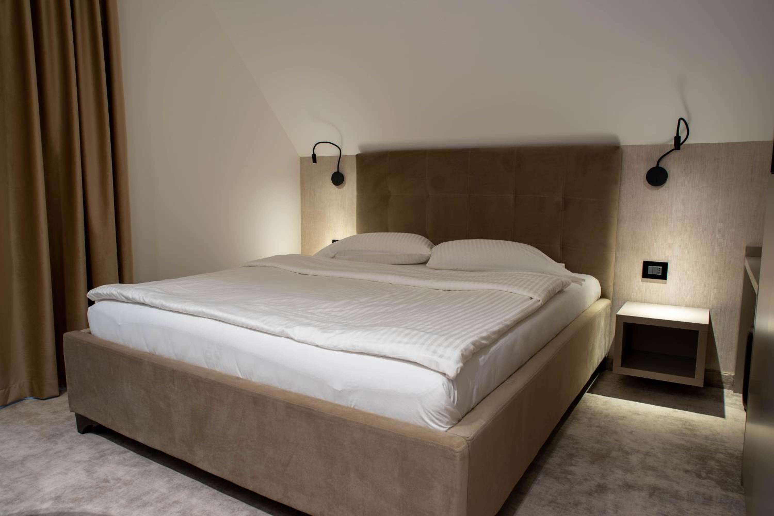 Superior Double or Twin Room - Photo 27