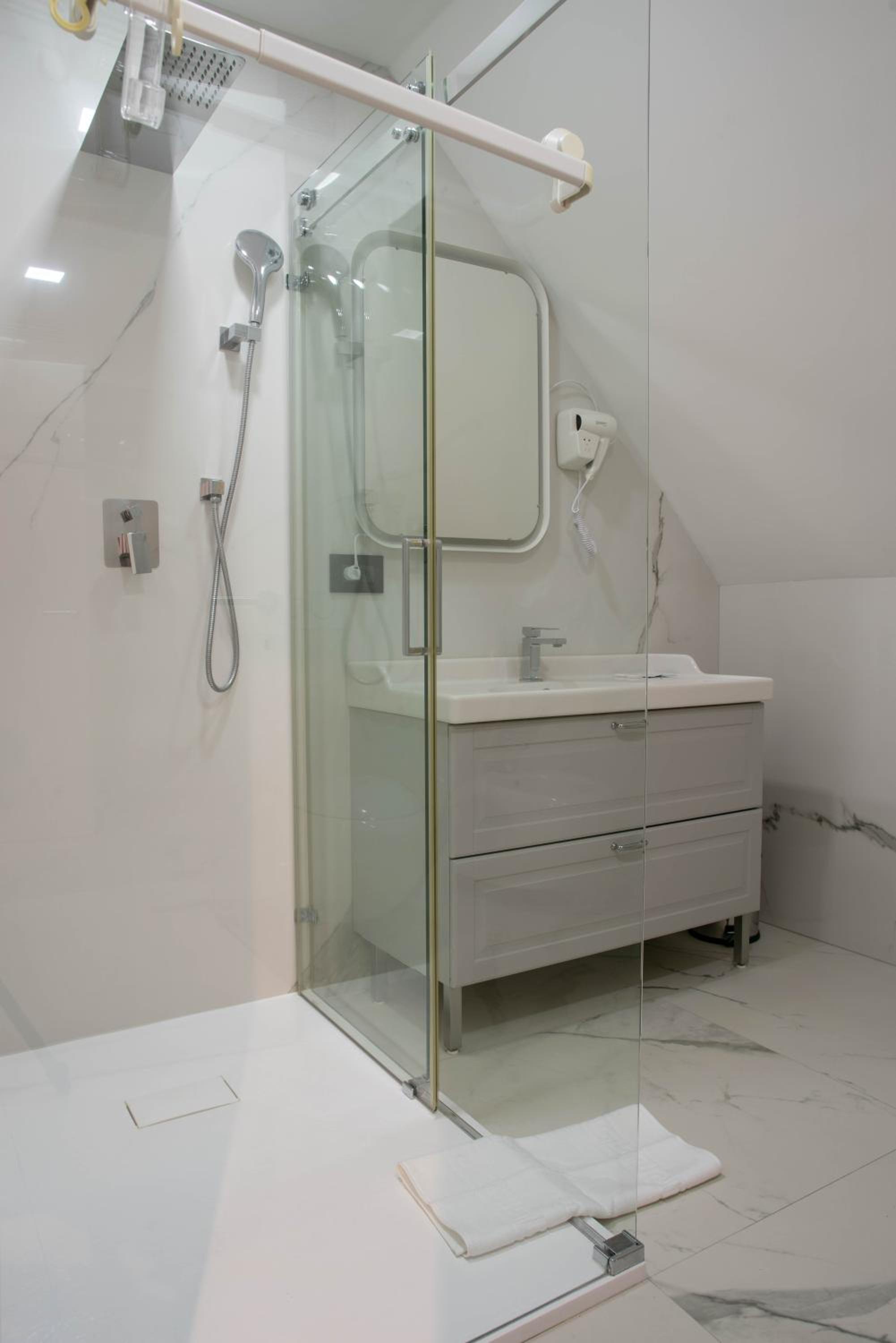 Superior Double or Twin Room - Photo 28
