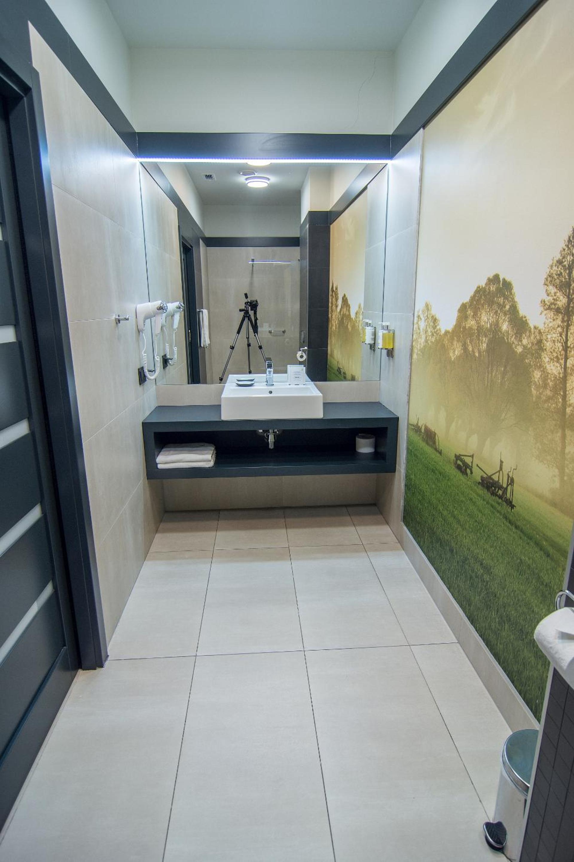 Double or Twin Room - Photo 3