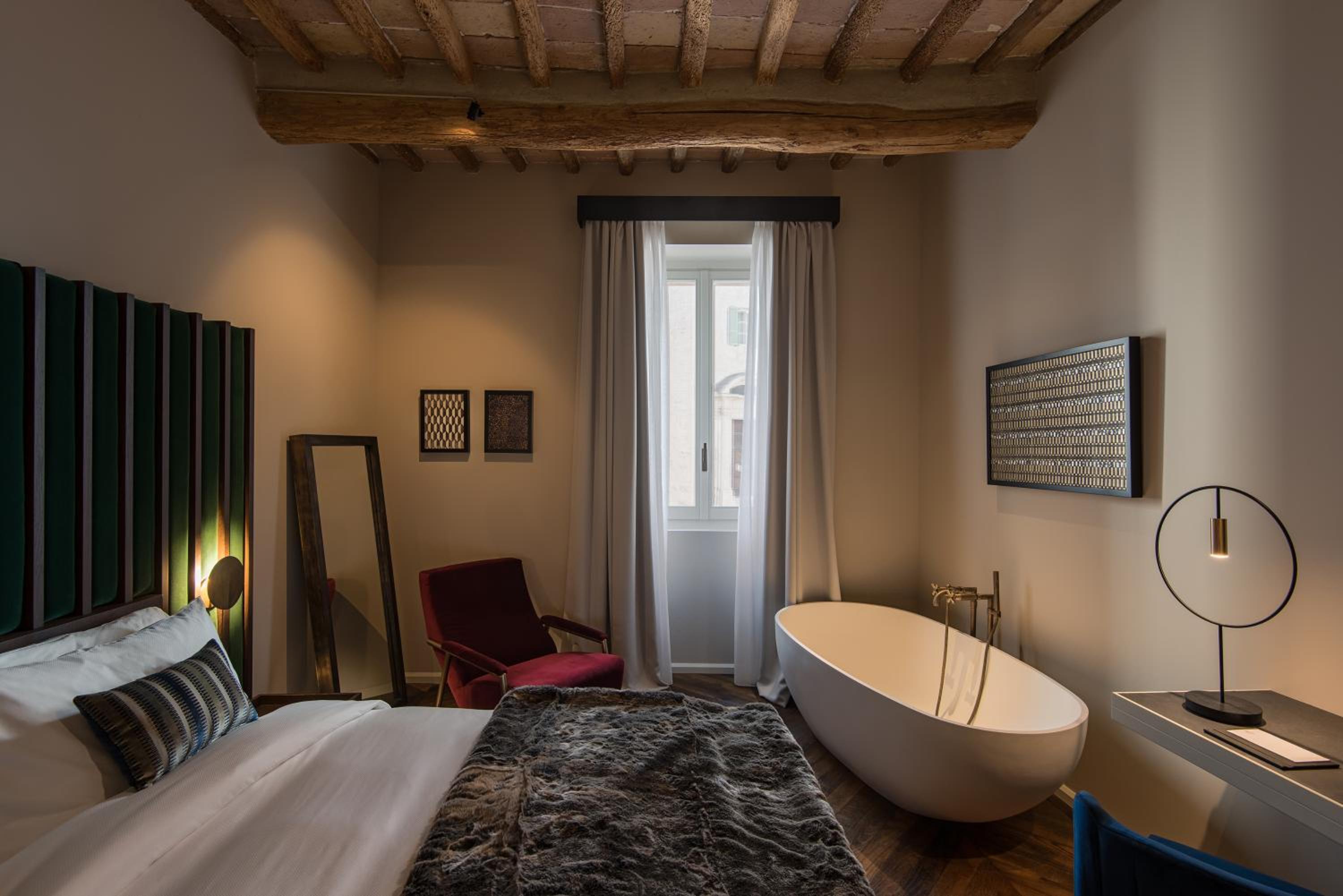 Deluxe Double Room with Bath photo 3