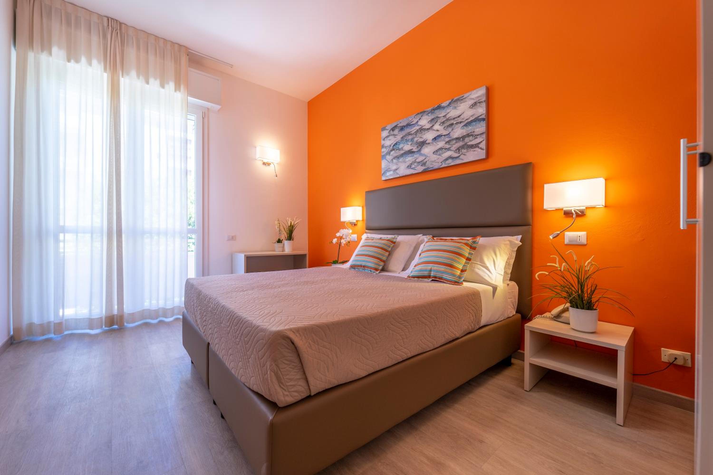 Double Room with Balcony - Photo 1