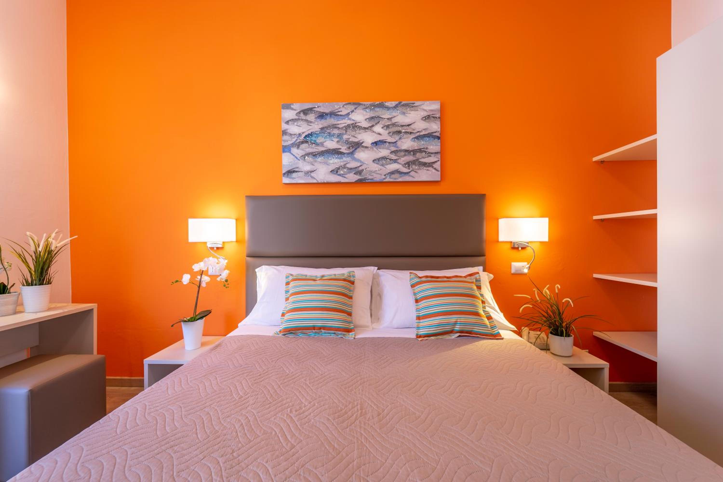 Double Room with Balcony - Photo 2