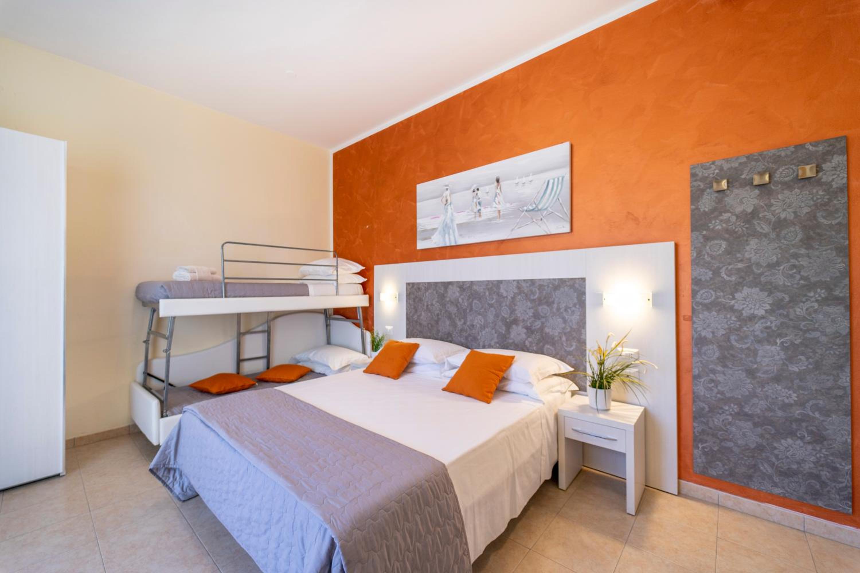 Quadruple Room - Photo 3
