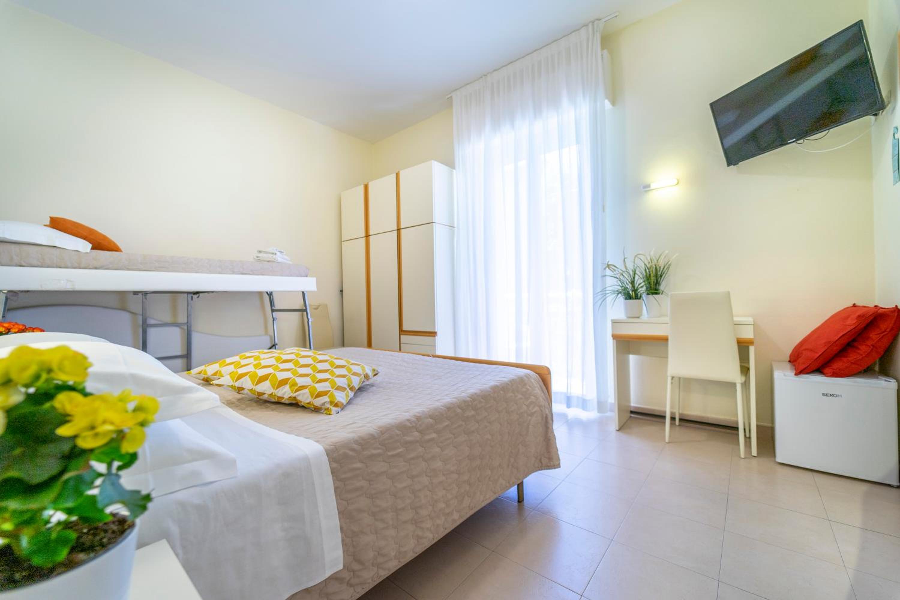 Quadruple Room - Photo 1