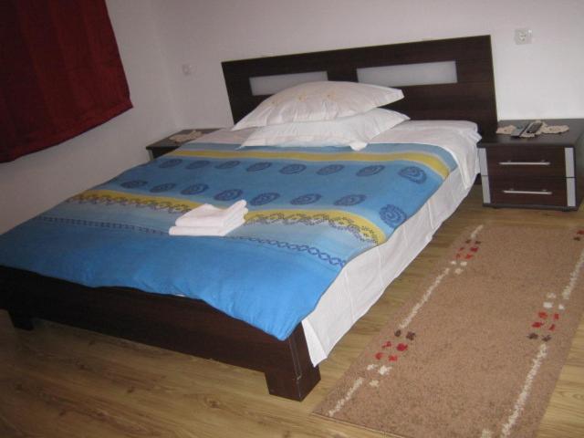 Double Room - Photo 8