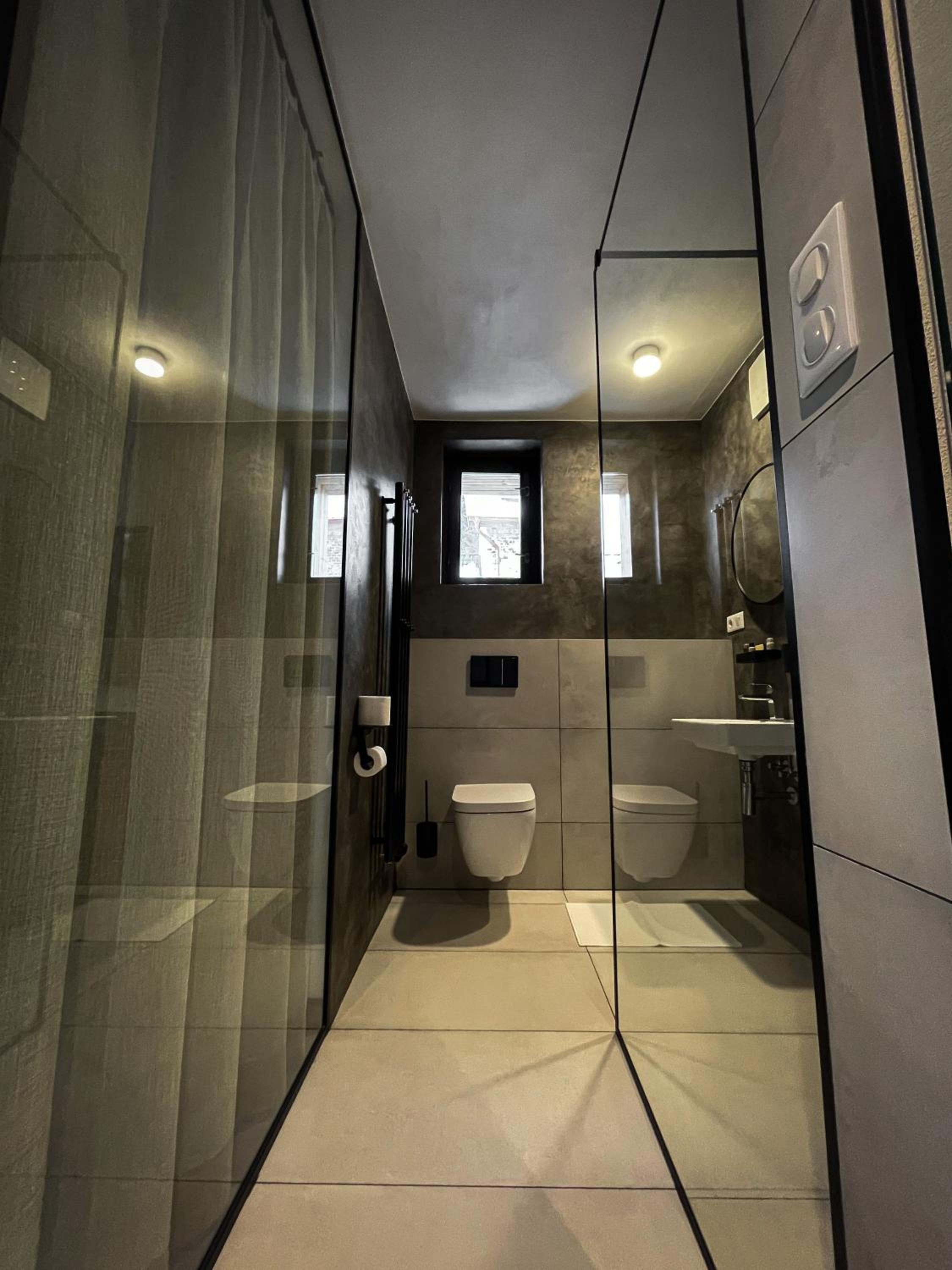 Deluxe Double Room with Balcony - Photo 8
