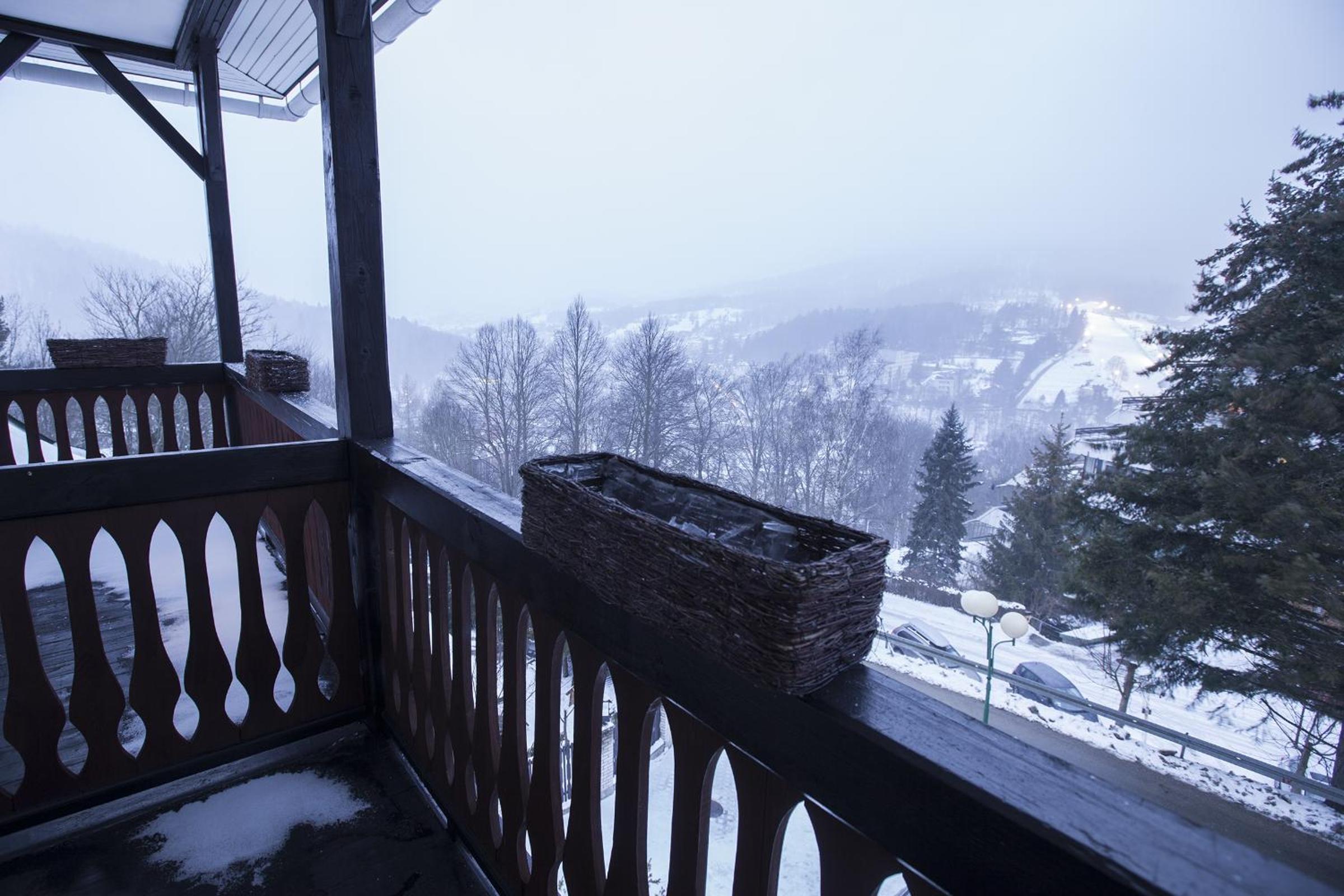 Twin Room with Balcony photo 3