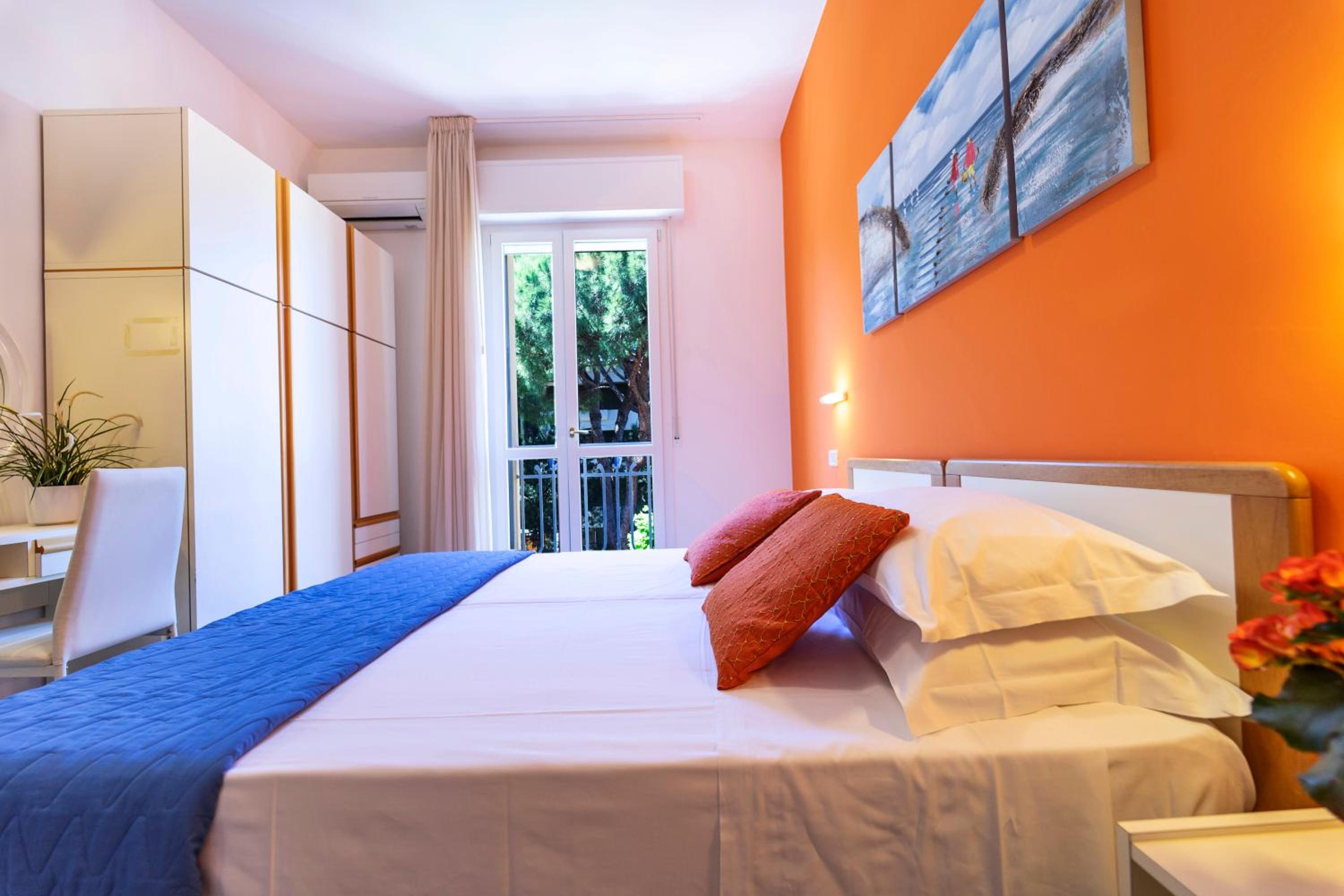 Double Room - Photo 8