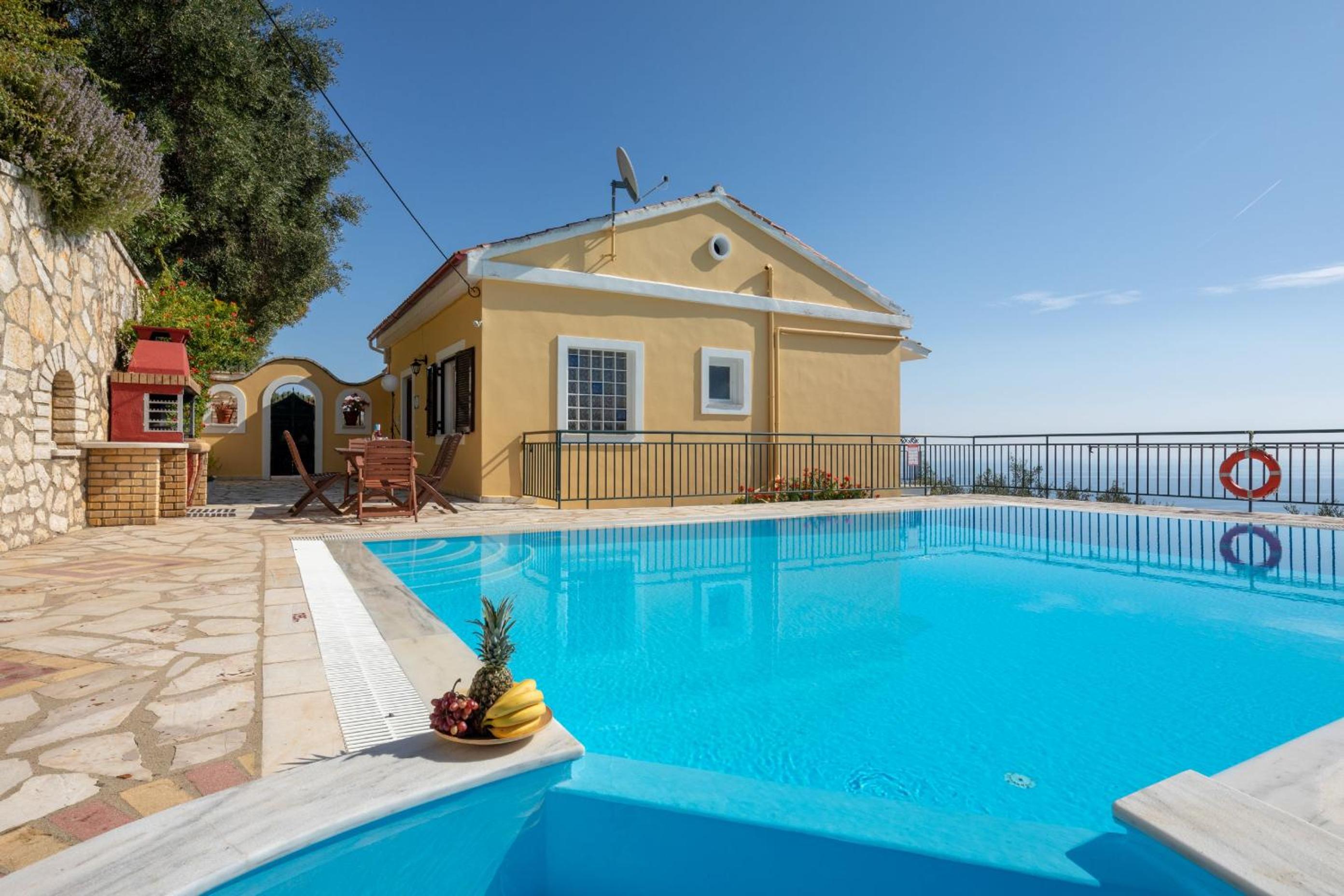 Three-Bedroom Villa photo 3