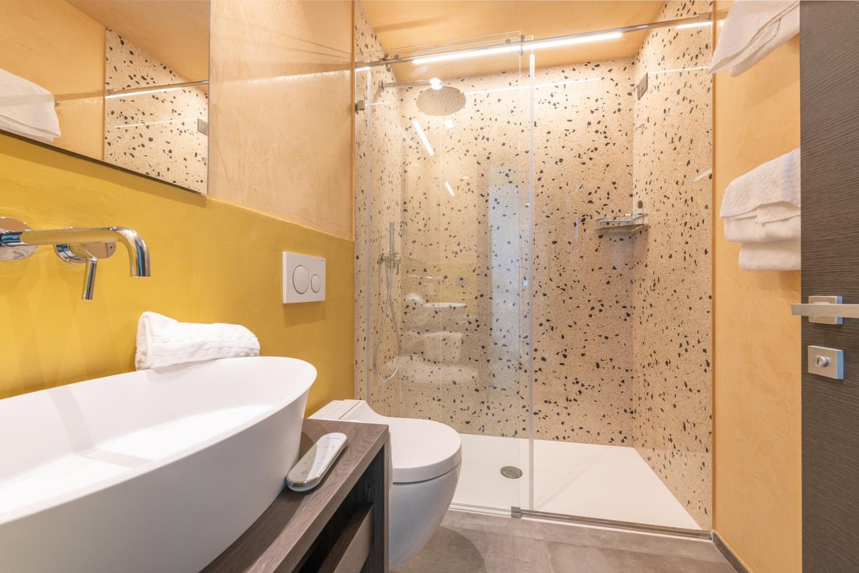 Double Room - Photo 6
