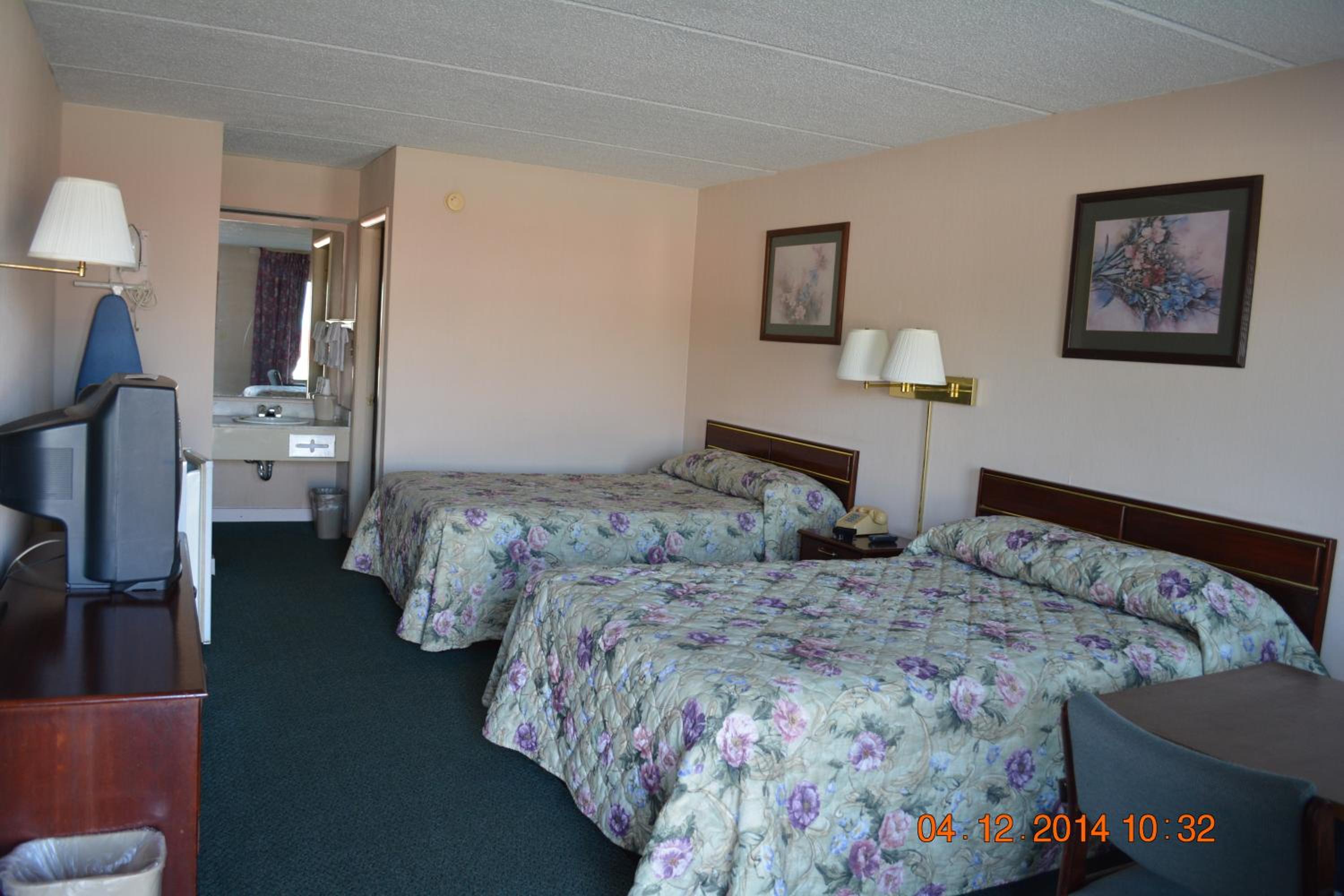Budget Double Room photo 3