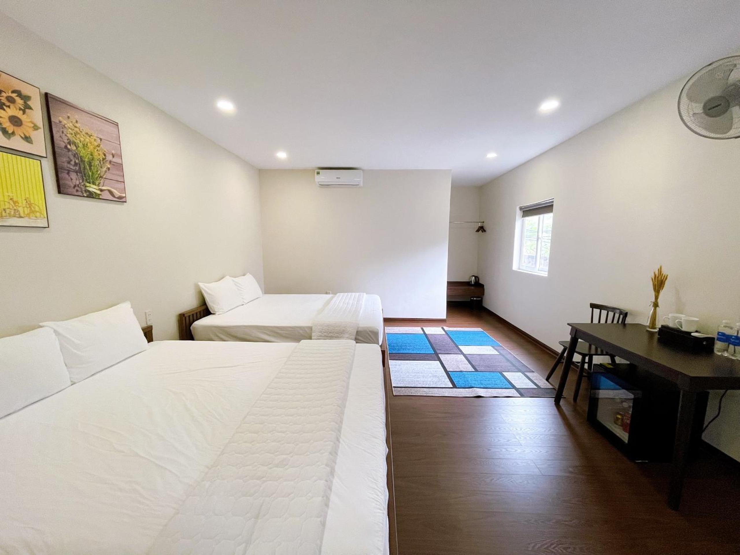 King Room with Two King Beds photo 3