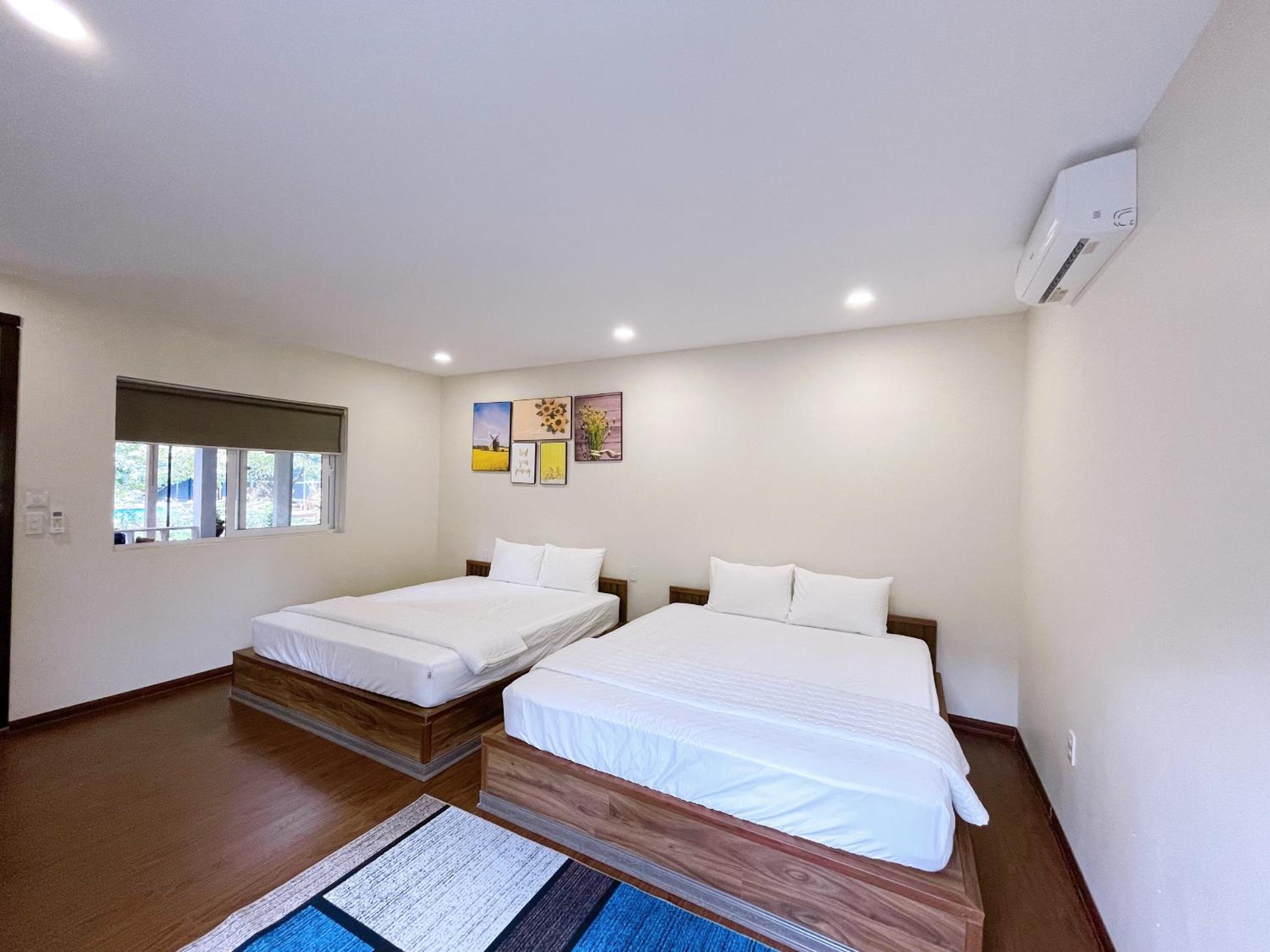 King Room with Two King Beds photo 2