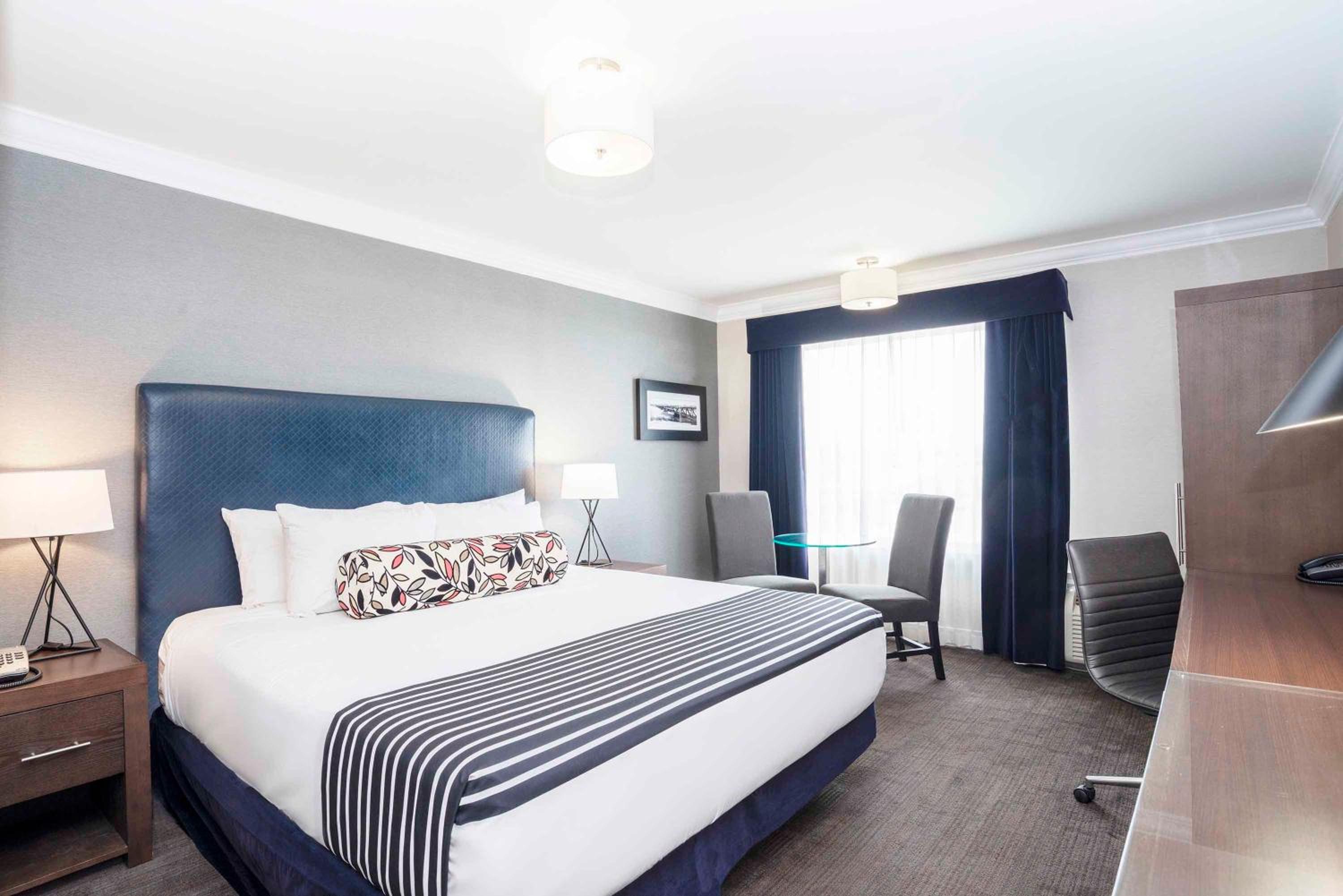 Standard Room, 1 King Bed - Photo 1