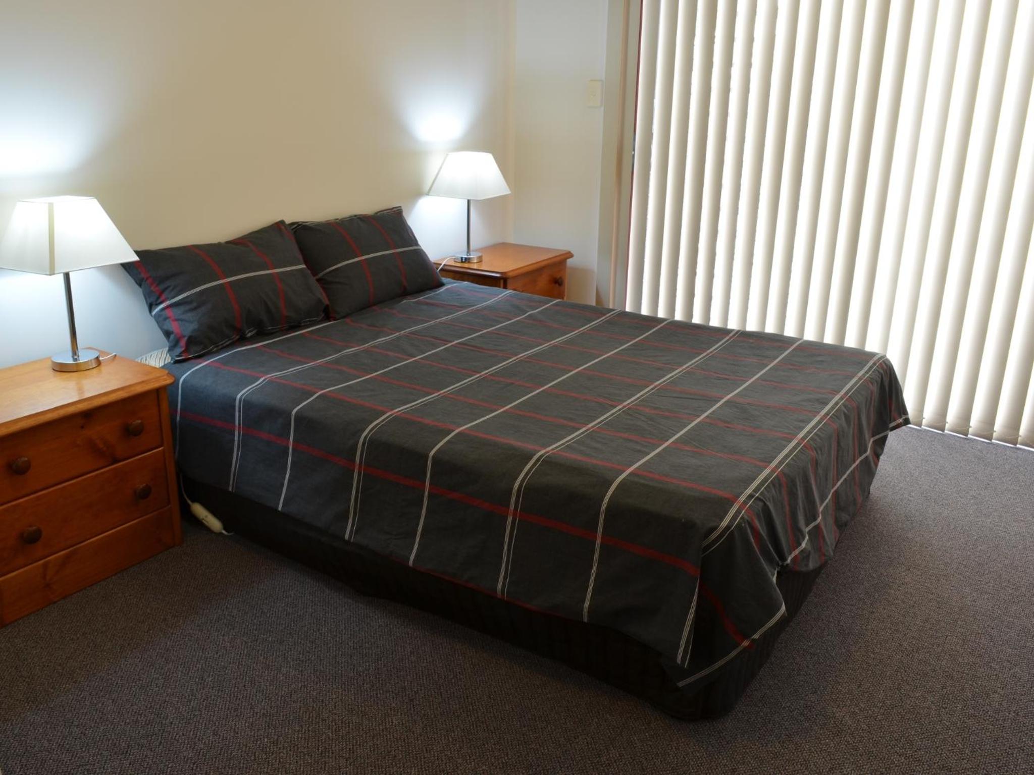 Three-Bedroom House photo 3