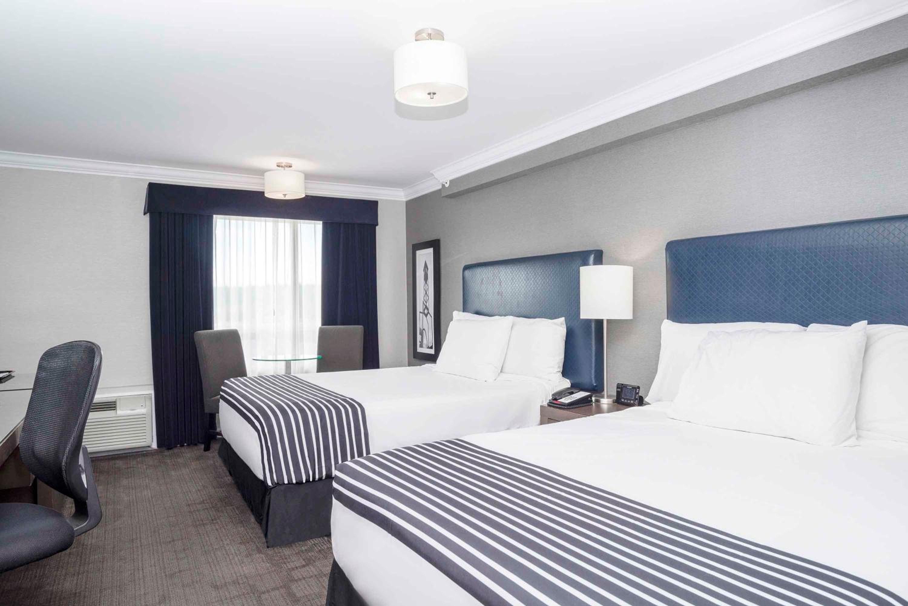 Standard Room, 2 Queen Beds - Photo 1