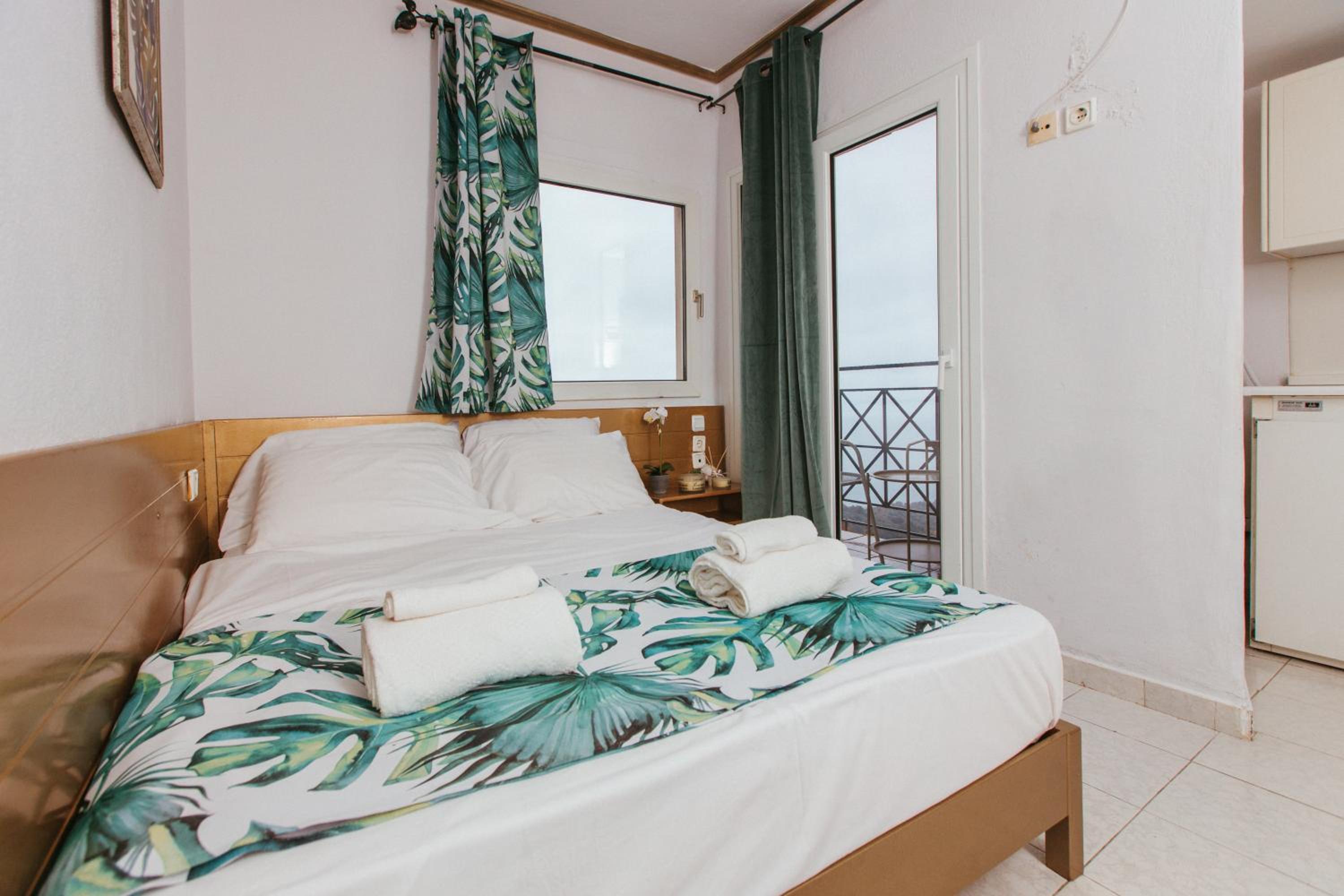 Budget Double Room - Photo 3