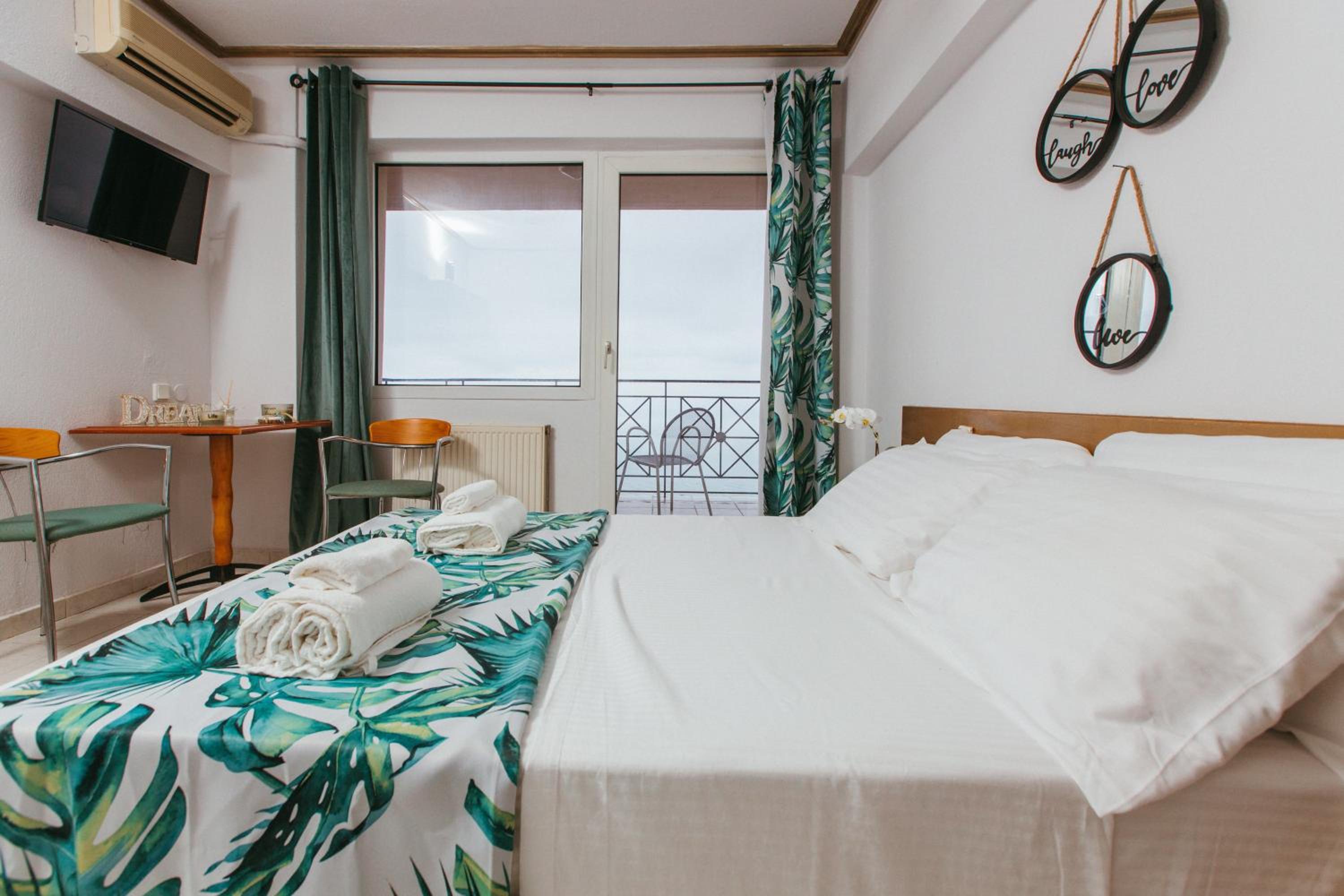 Double Room with Sea View - Photo 16
