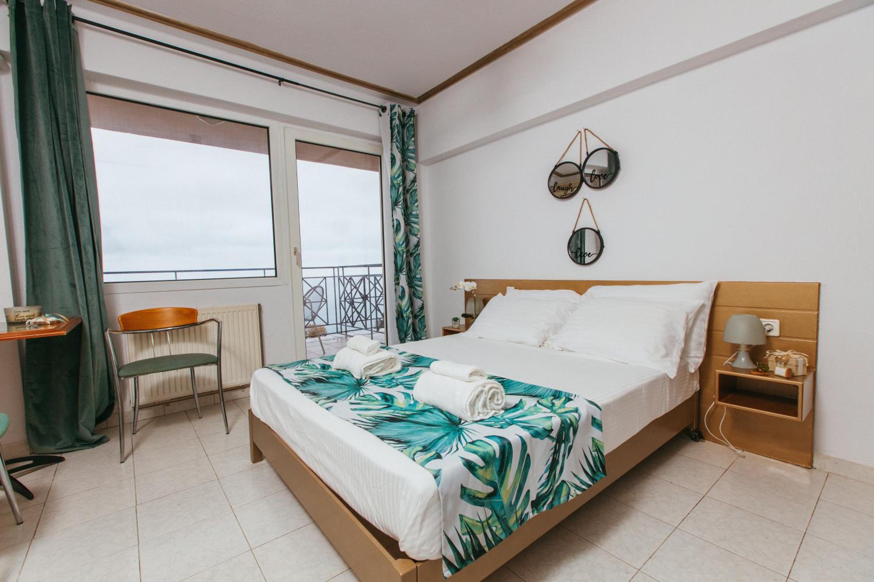 Double Room with Sea View - Photo 15