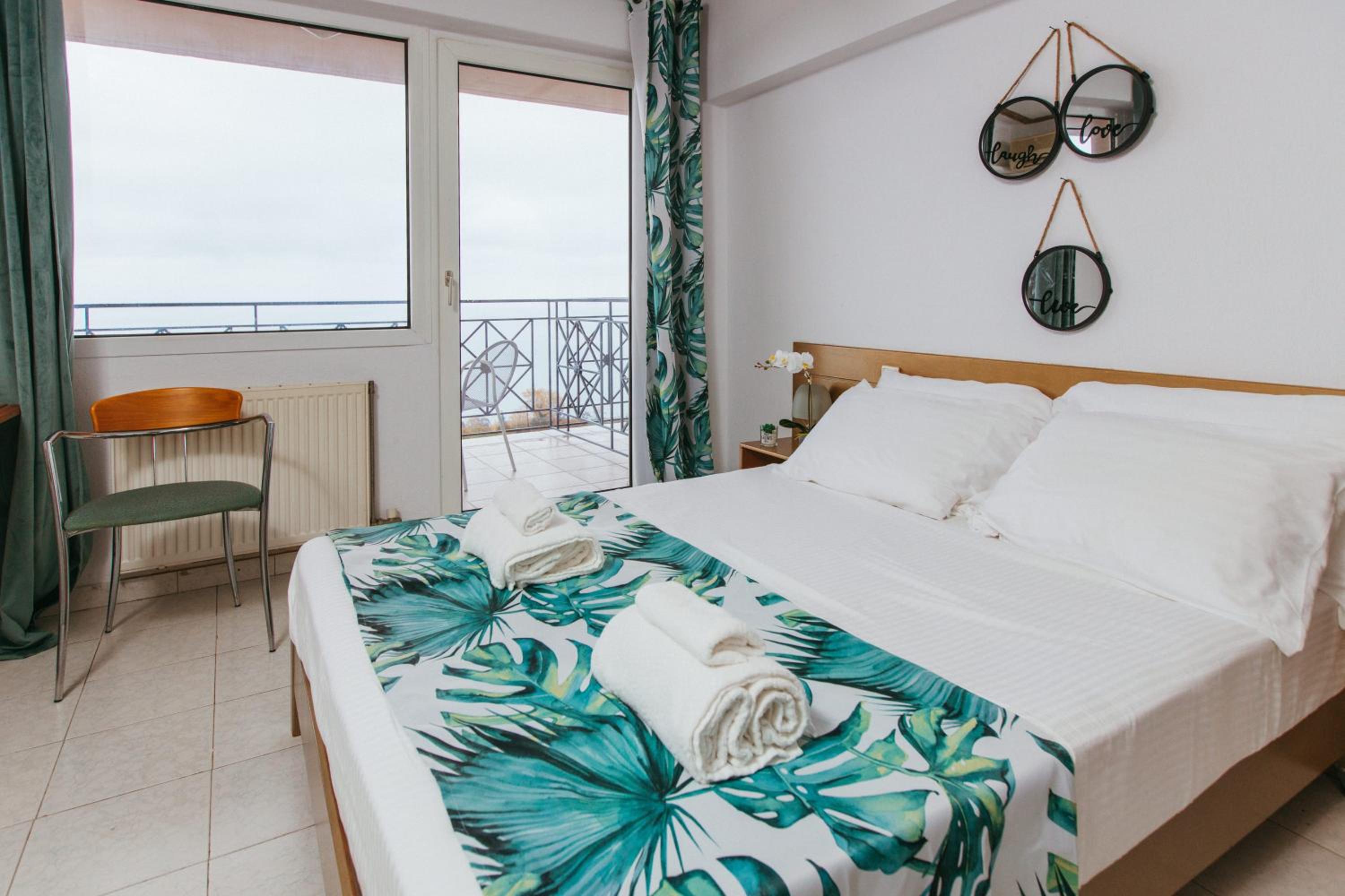 Triple Room with Sea View - Photo 24