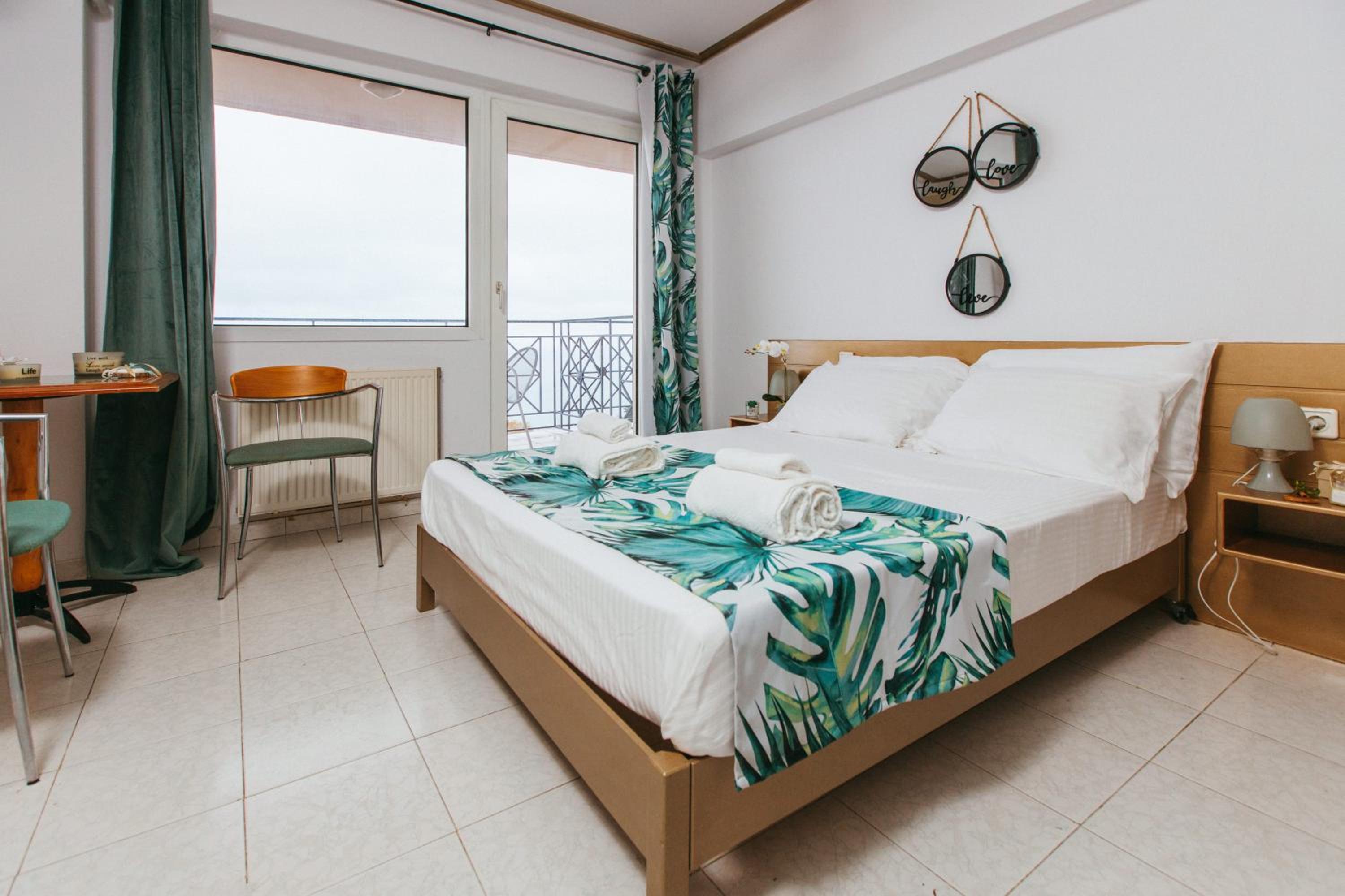 Double Room with Sea View - Photo 19