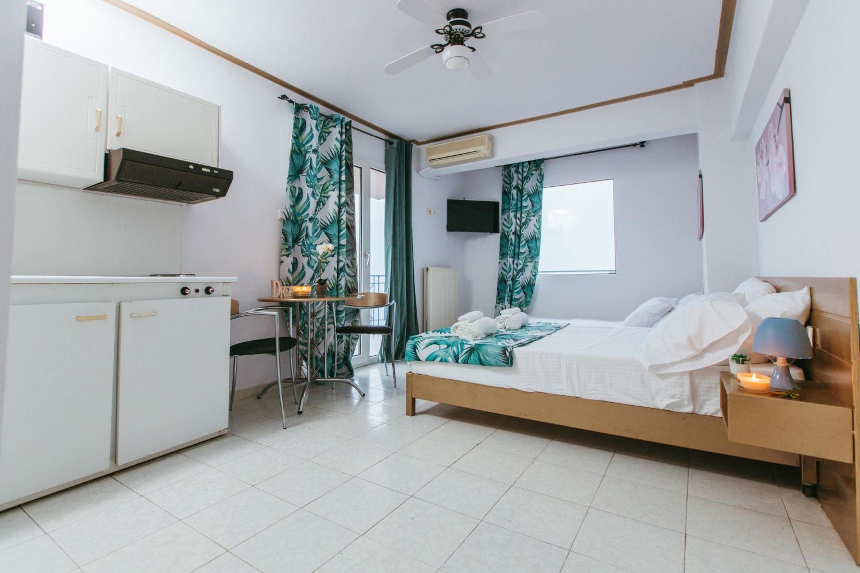 Budget Double Room - Photo 5