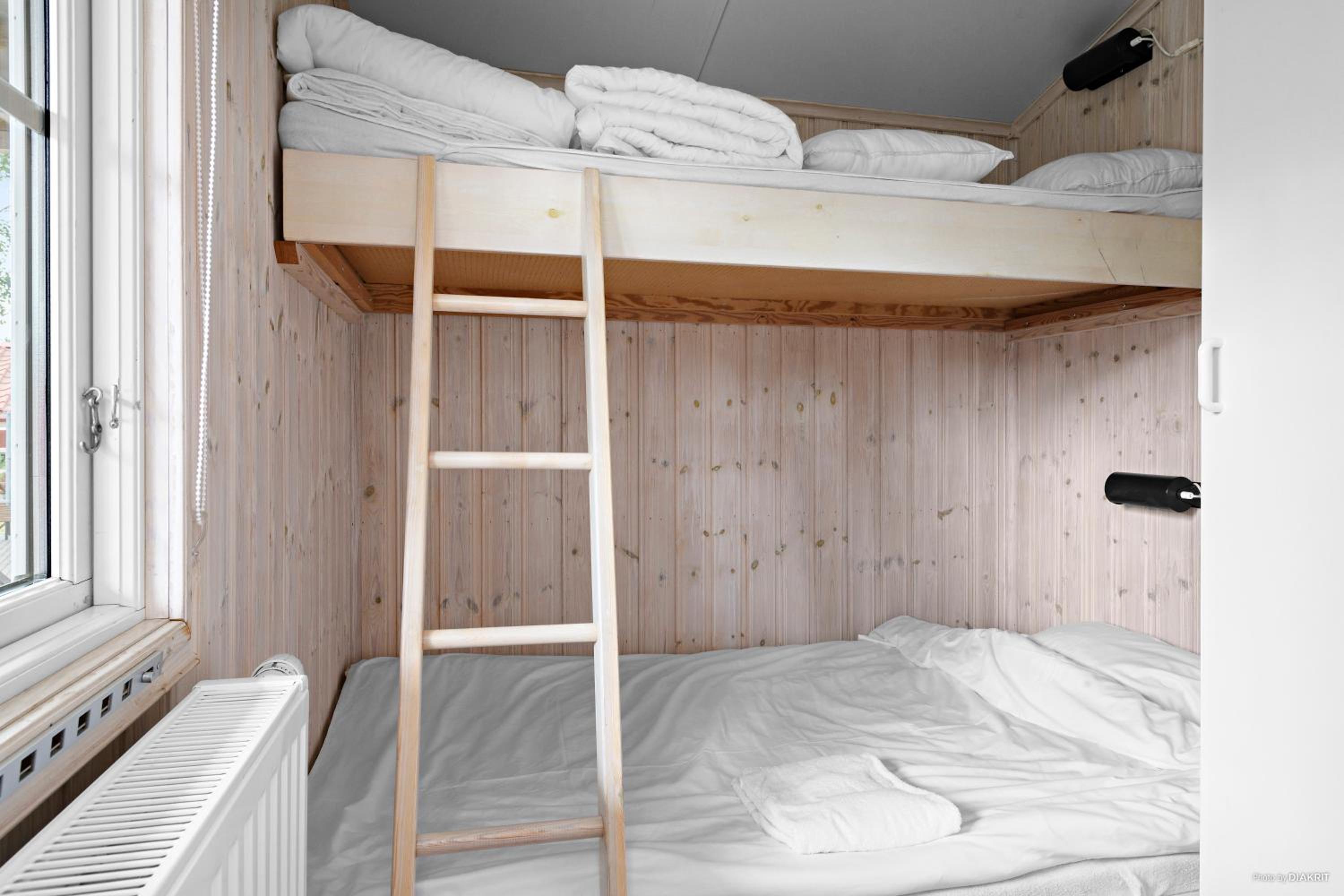 Two-Bedroom House - Photo 3