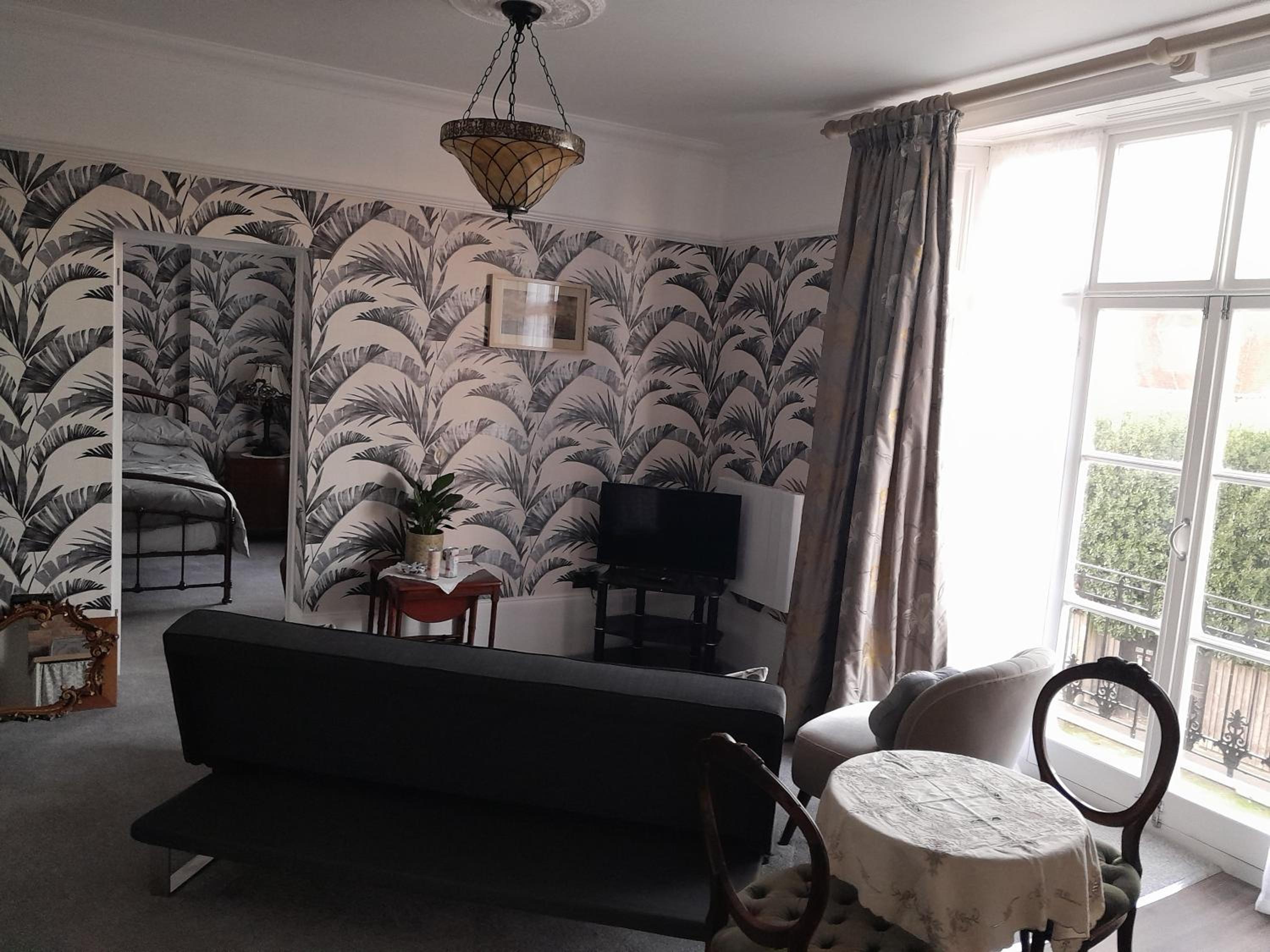 One Bedroom Apartment with Balcony - Photo 14