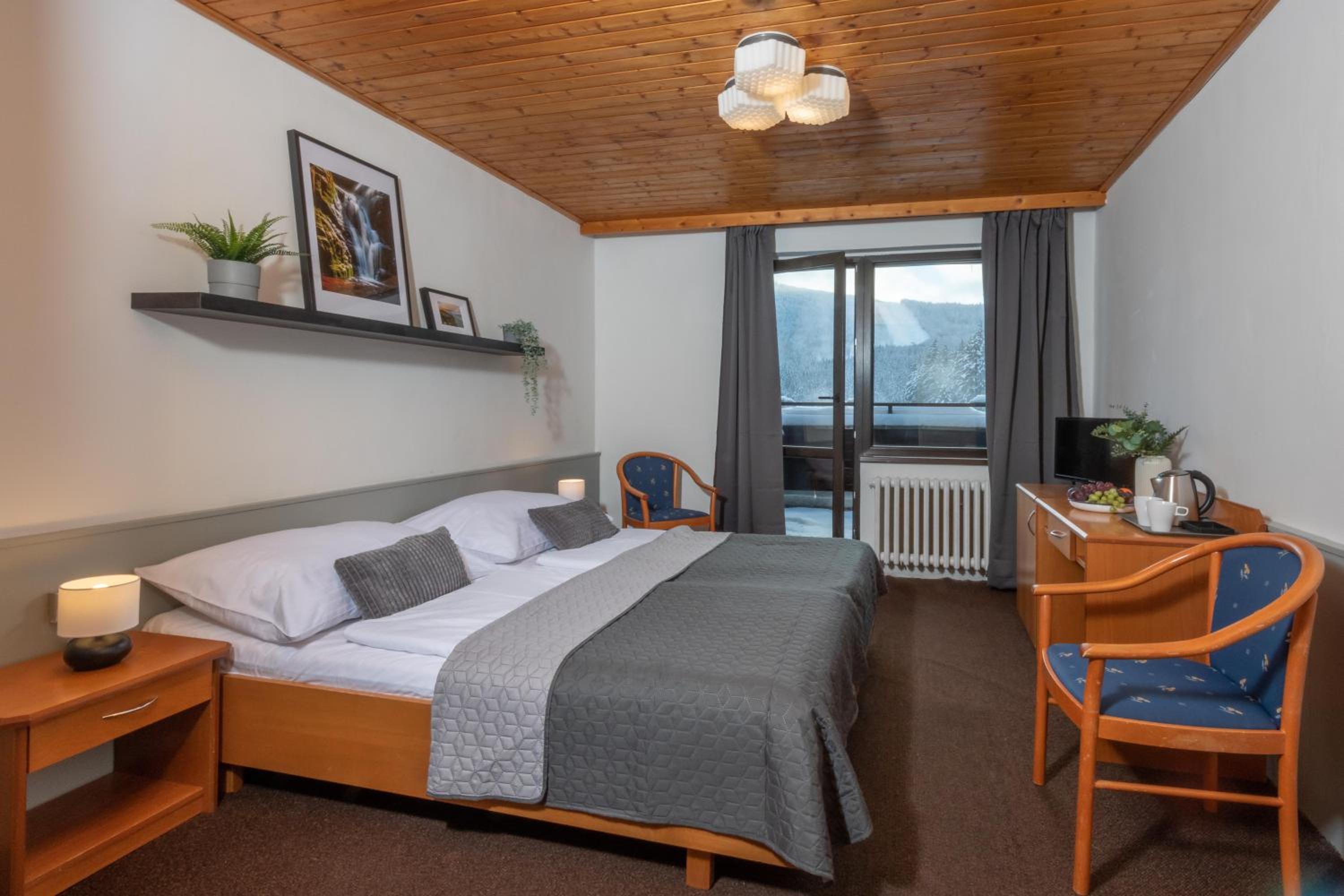 Double or Twin Room with Balcony photo 3