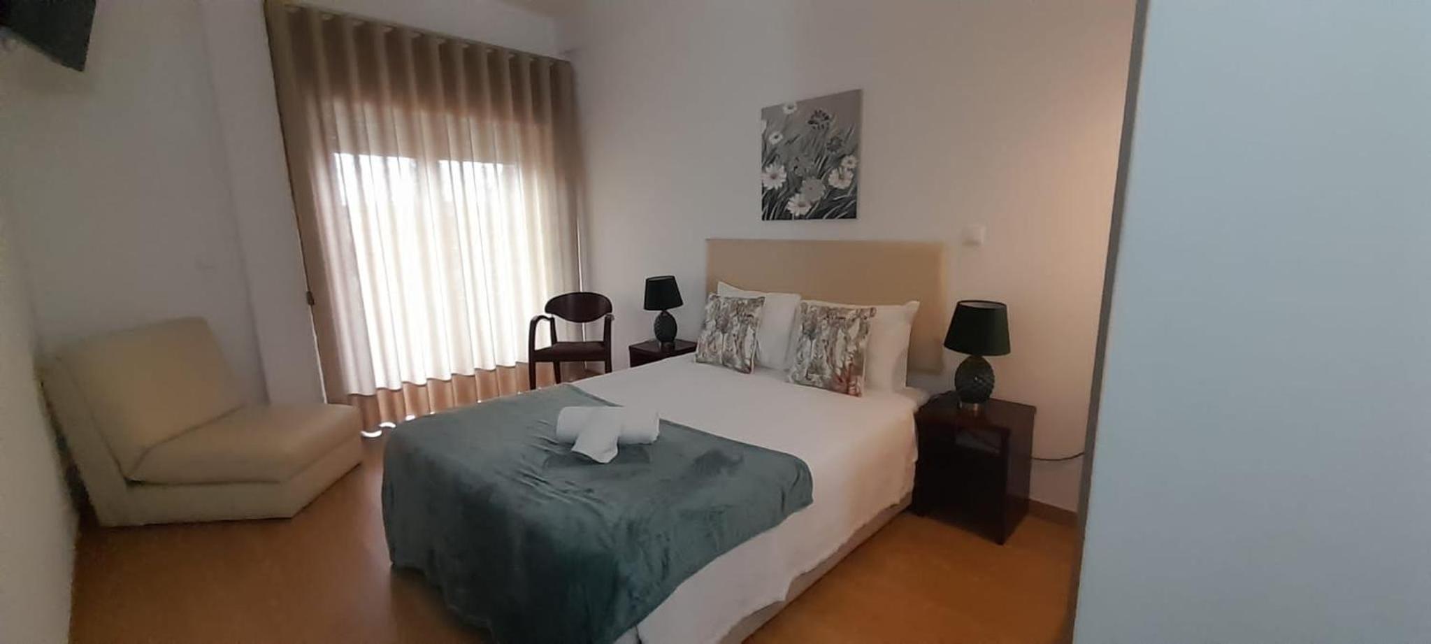 Double or Twin Room - Photo 9
