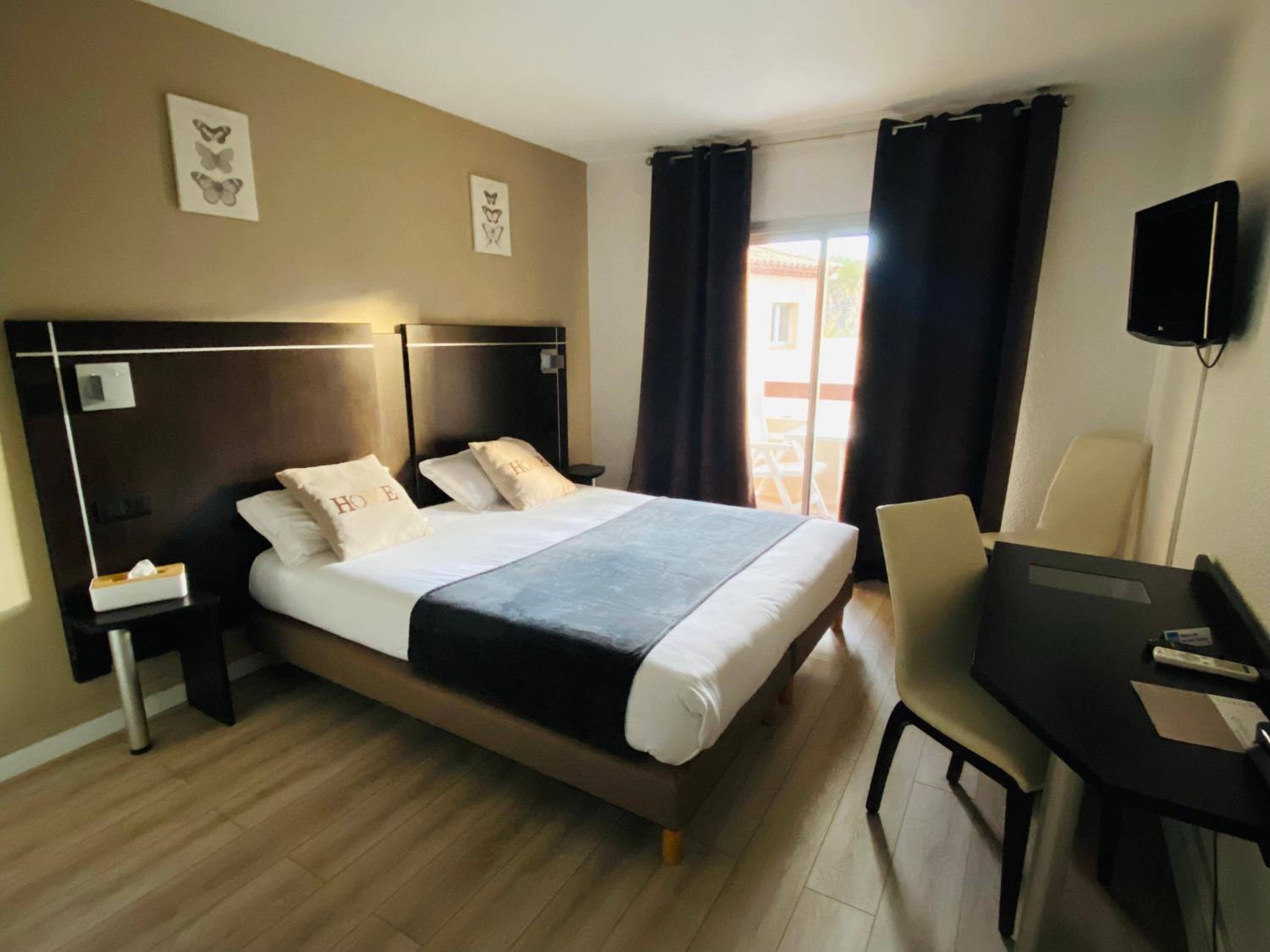 Comfort Room with Balcony  - Photo 6