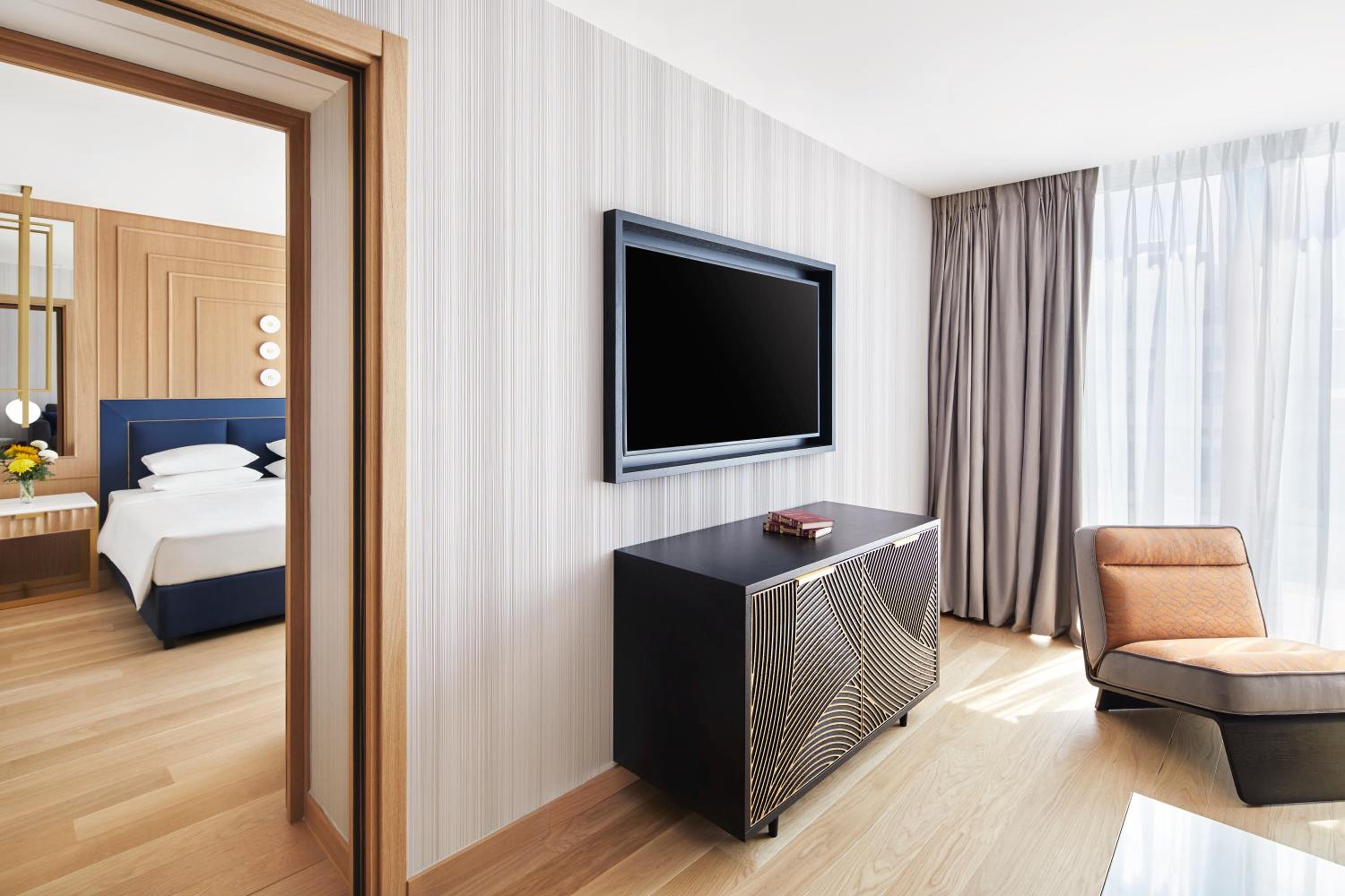 Grand King Suite