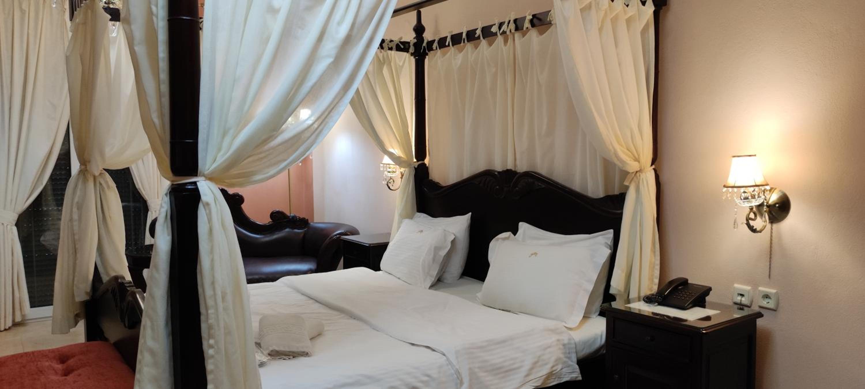 Double or Twin Room - Photo 6