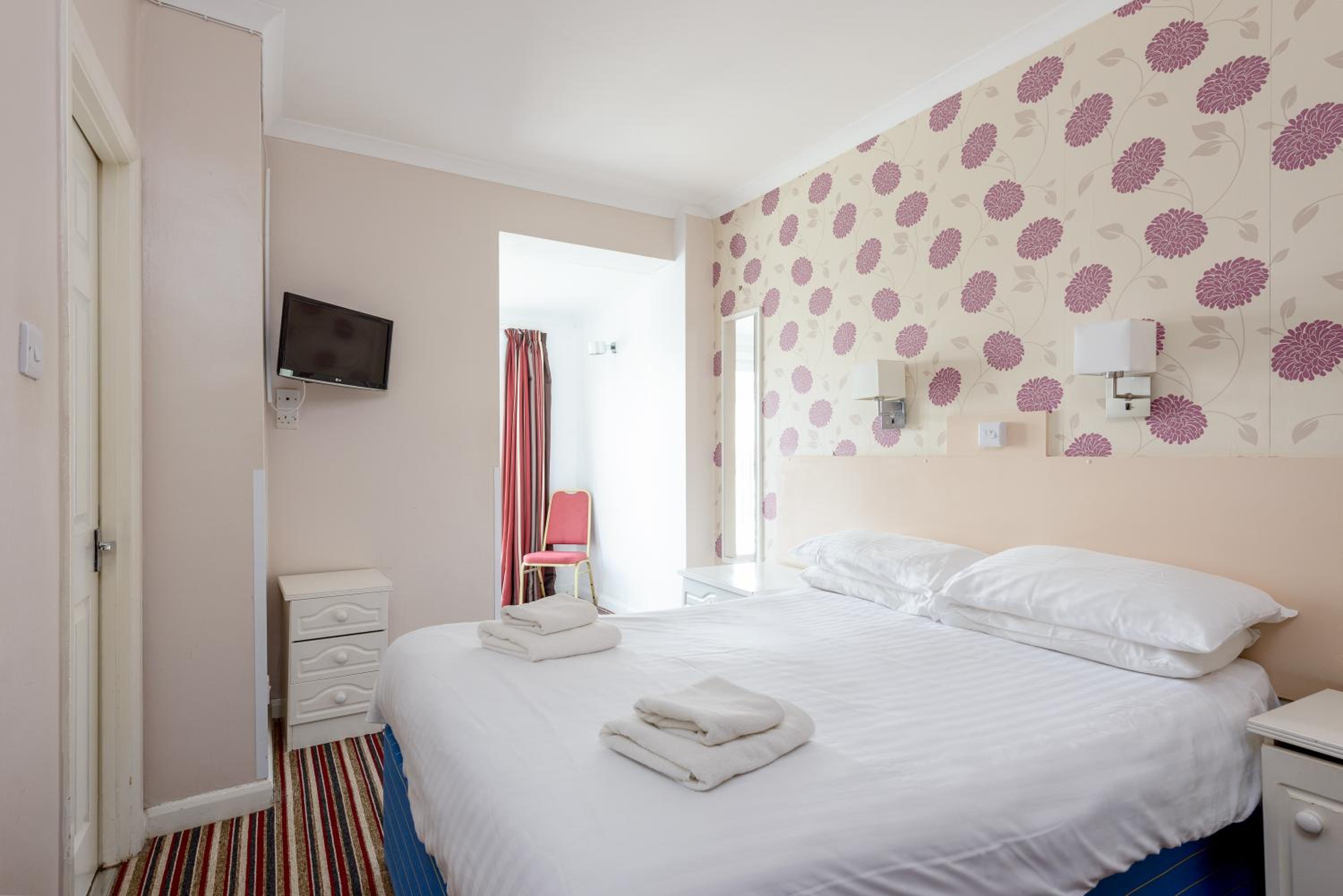 Double Room - Photo 6