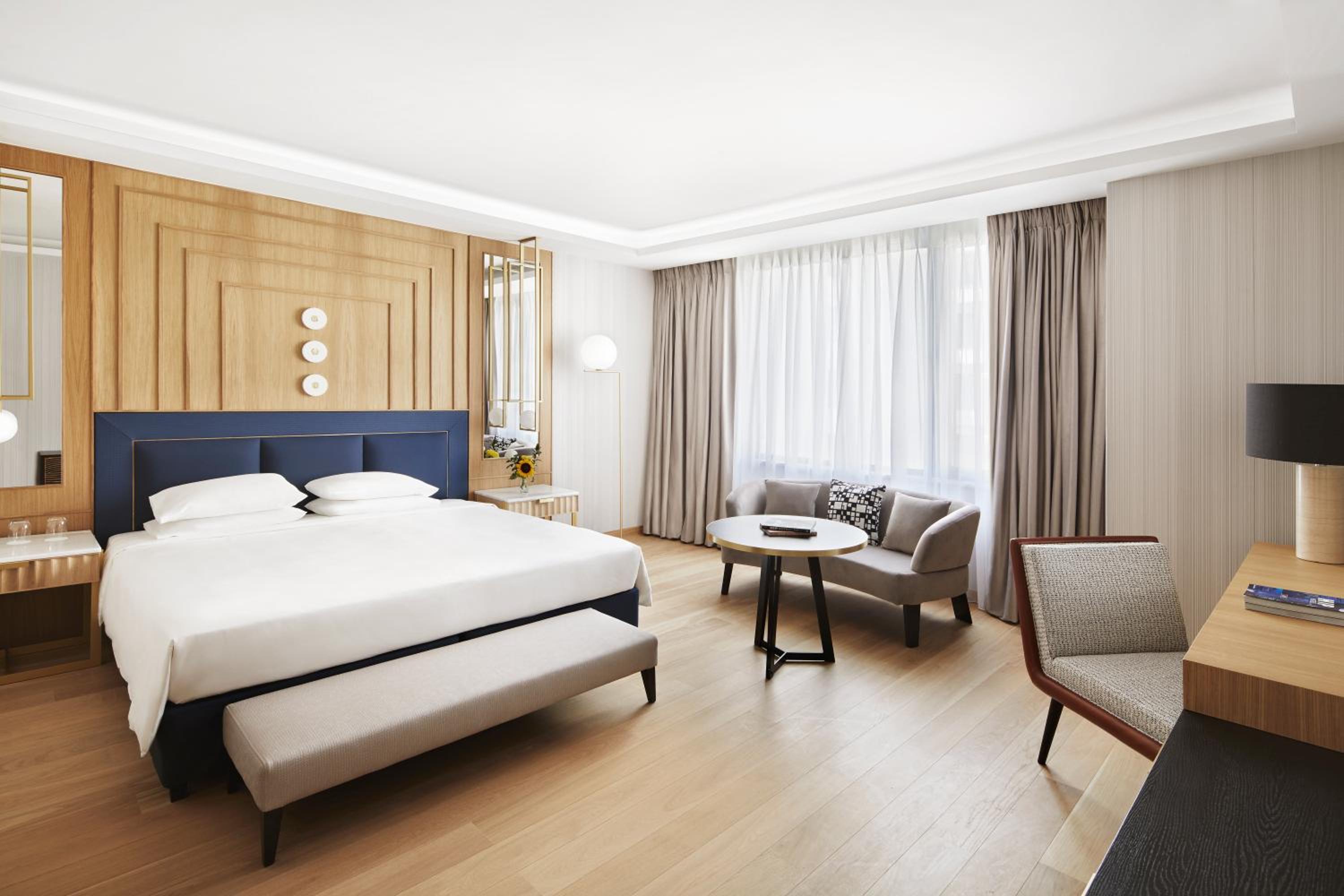 Junior King Suite