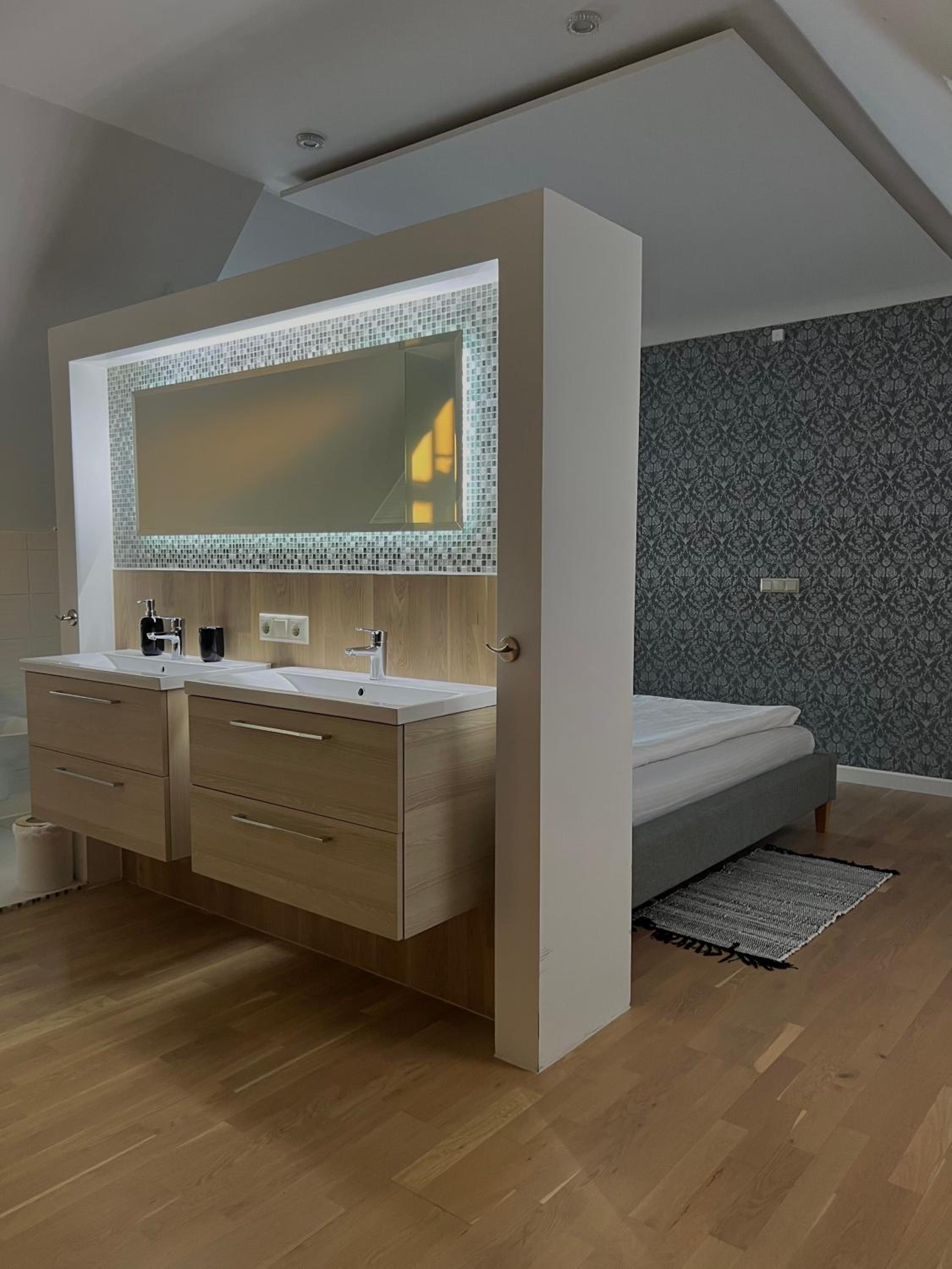 Three-Bedroom House - Photo 8
