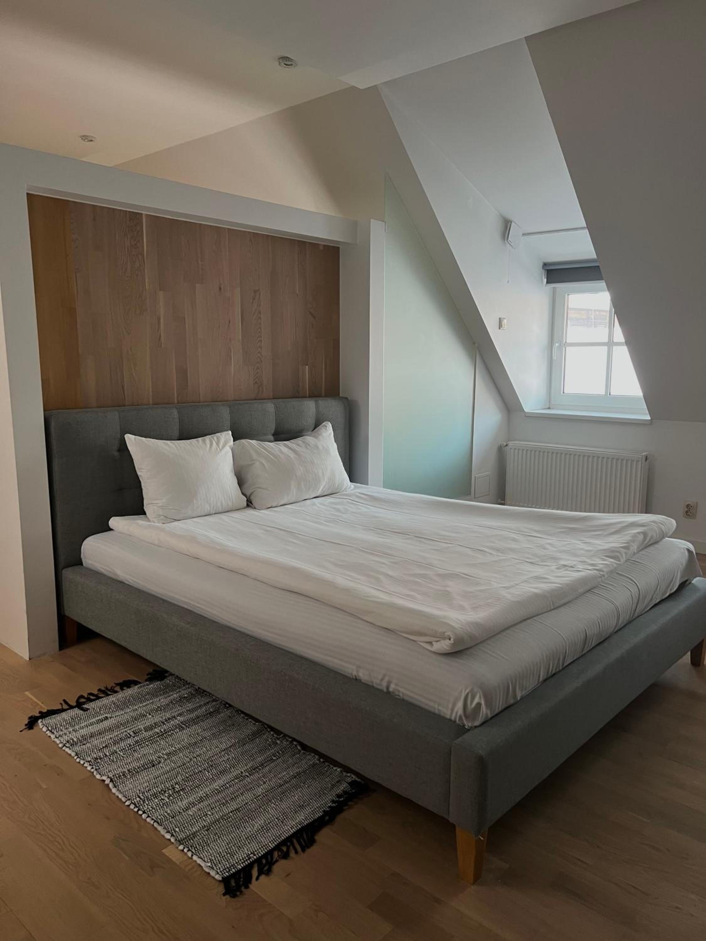 Three-Bedroom House - Photo 2