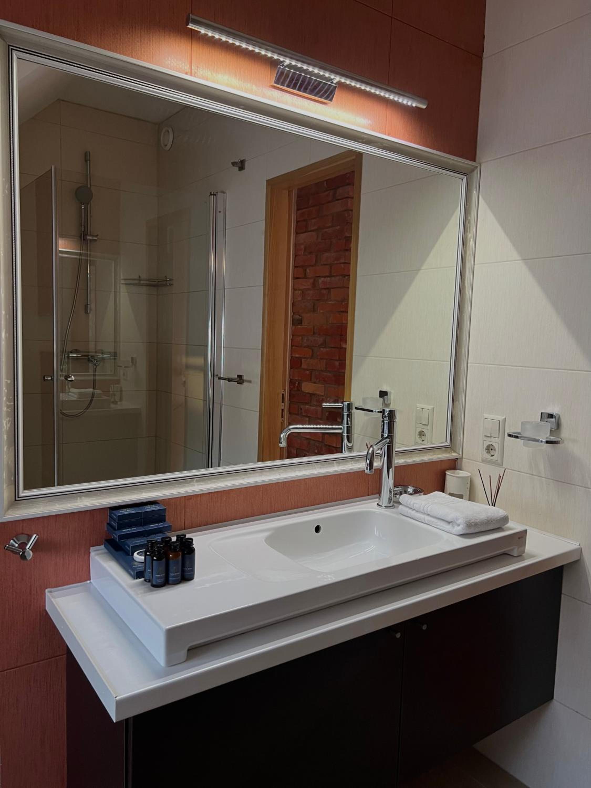 Three-Bedroom House - Photo 5