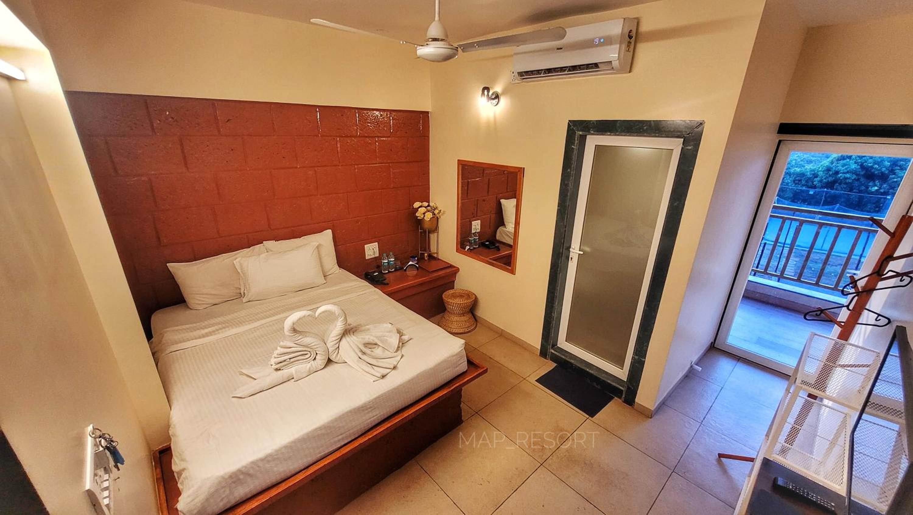 Deluxe Double Room with Balcony