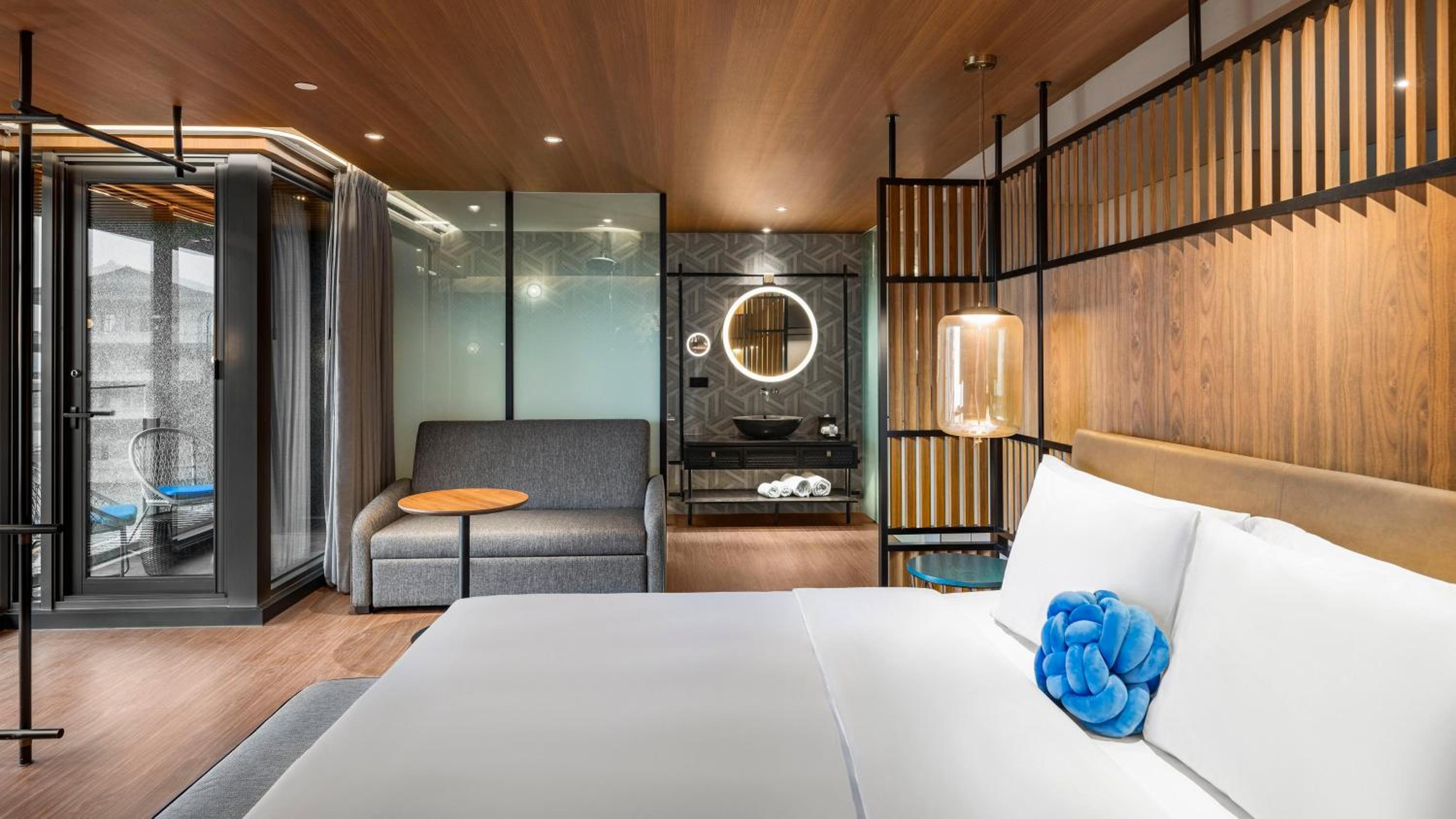 Double Suite with Two Double Beds - Non-Smoking - Photo 3