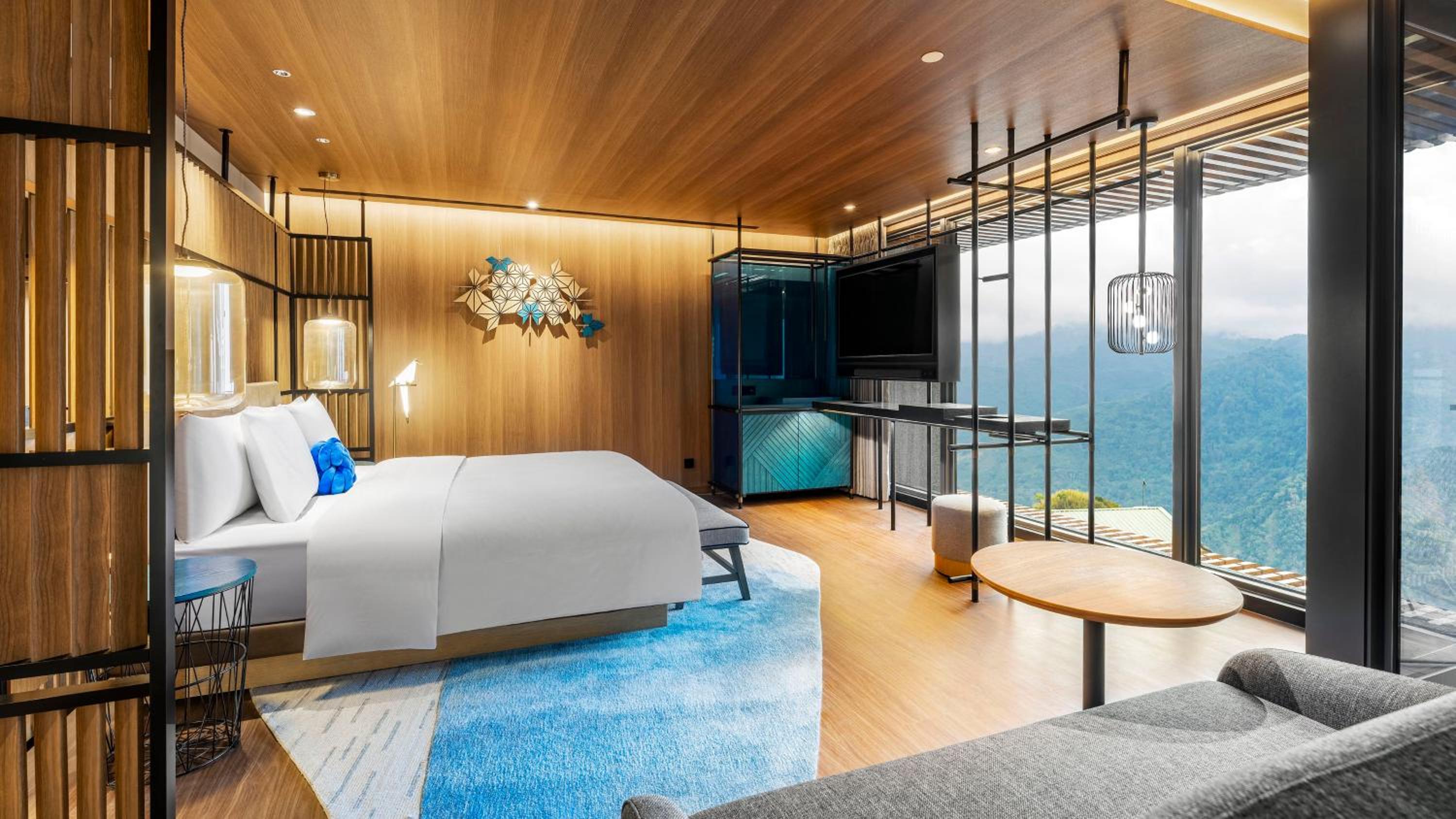 King Suite - Photo 2
