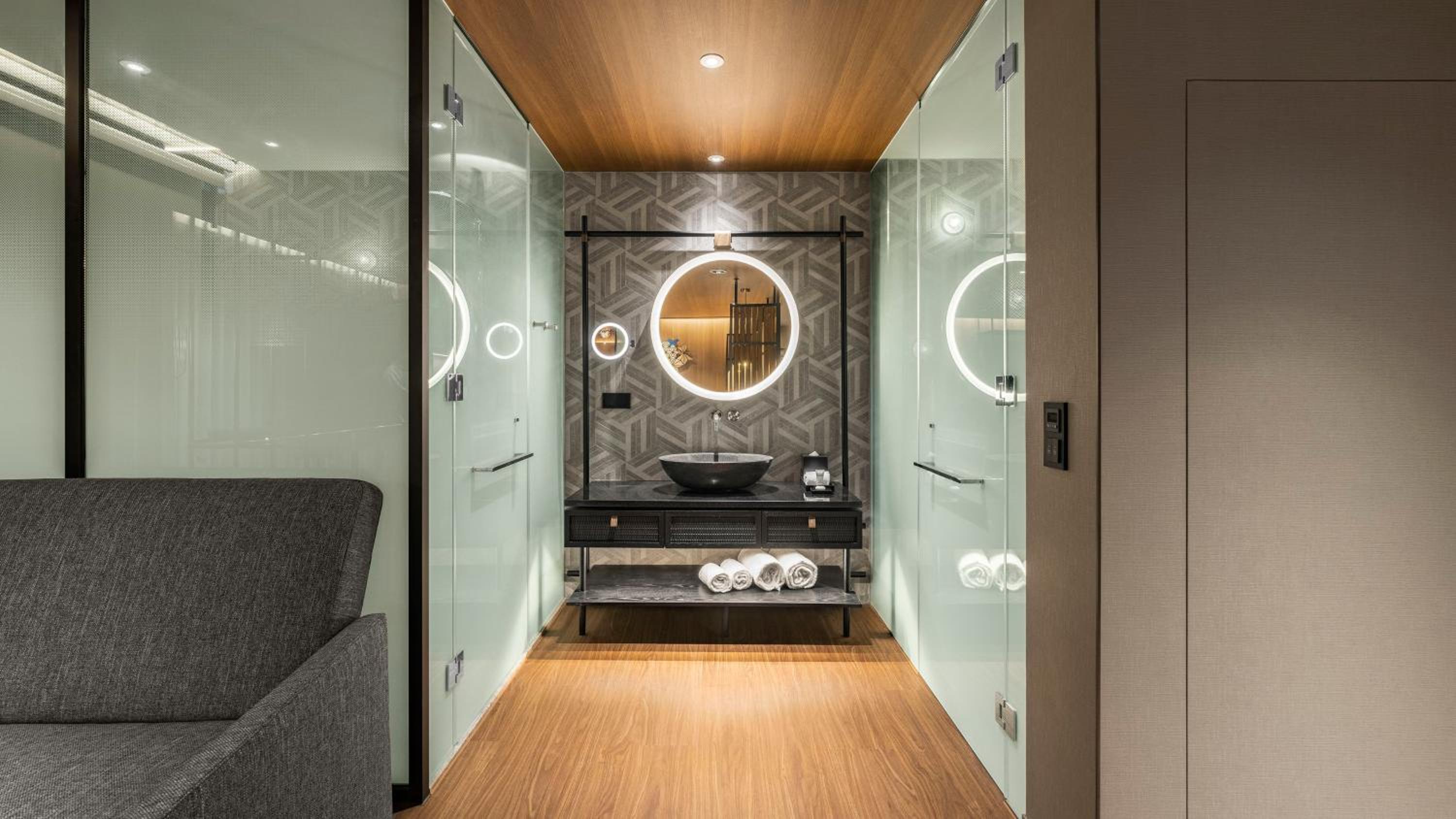 Double Suite with Two Double Beds - Non-Smoking - Photo 6