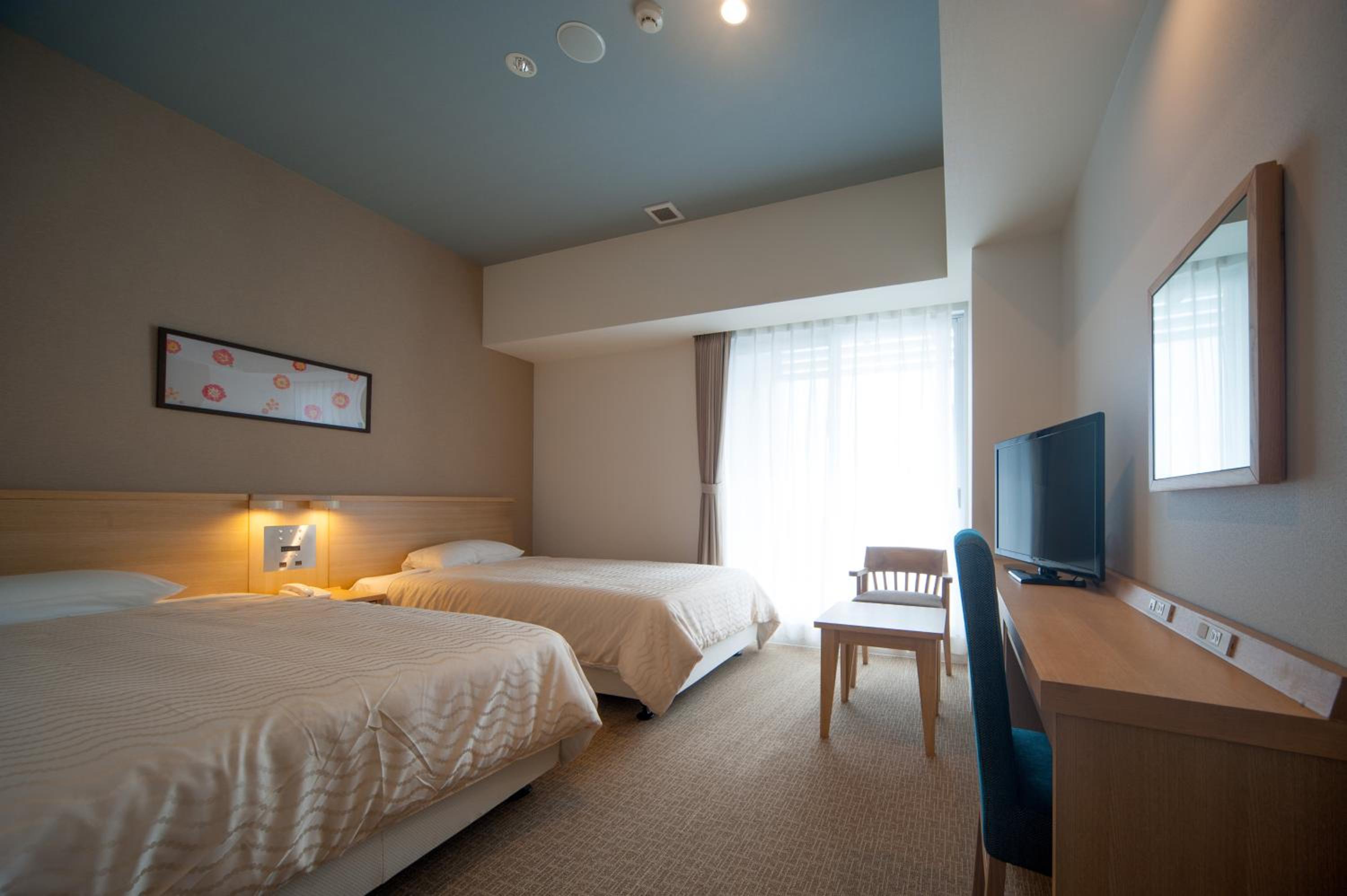 Standard Twin Room - Photo 1